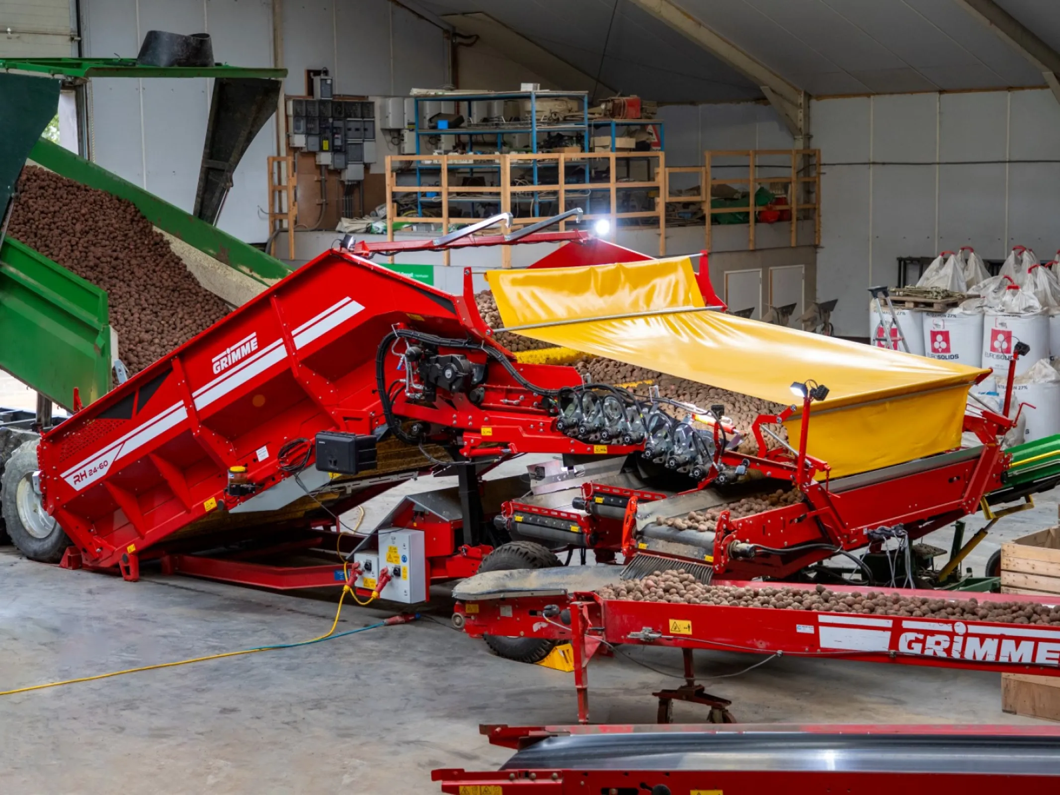 RH 24-60 PB: Intake (receiving) volume of up to 15 m³, straight hopper floor and soil cleaning on a width of 2.4 m