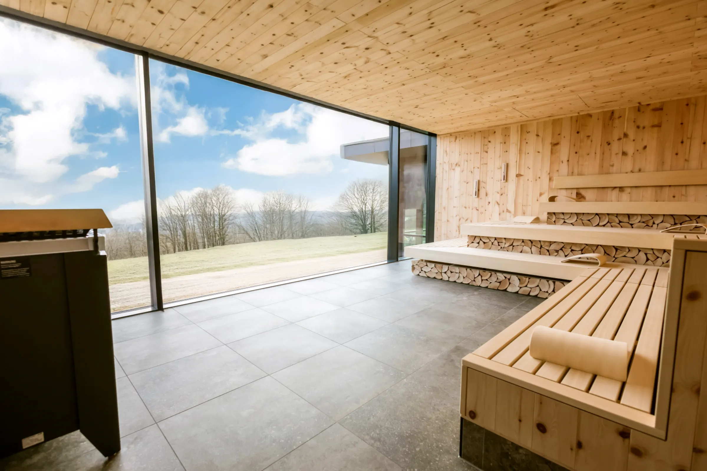 90°C panorama sauna