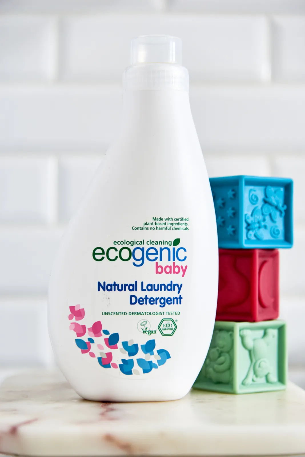 ECOGENIC BABY NATURAL LAUNDRY DETERGENT * Made for baby and sensitive skin’s laundry * Suitable for all kinds of fabrics * Leaves no residue, single rinse is enough * Unscented * Certified