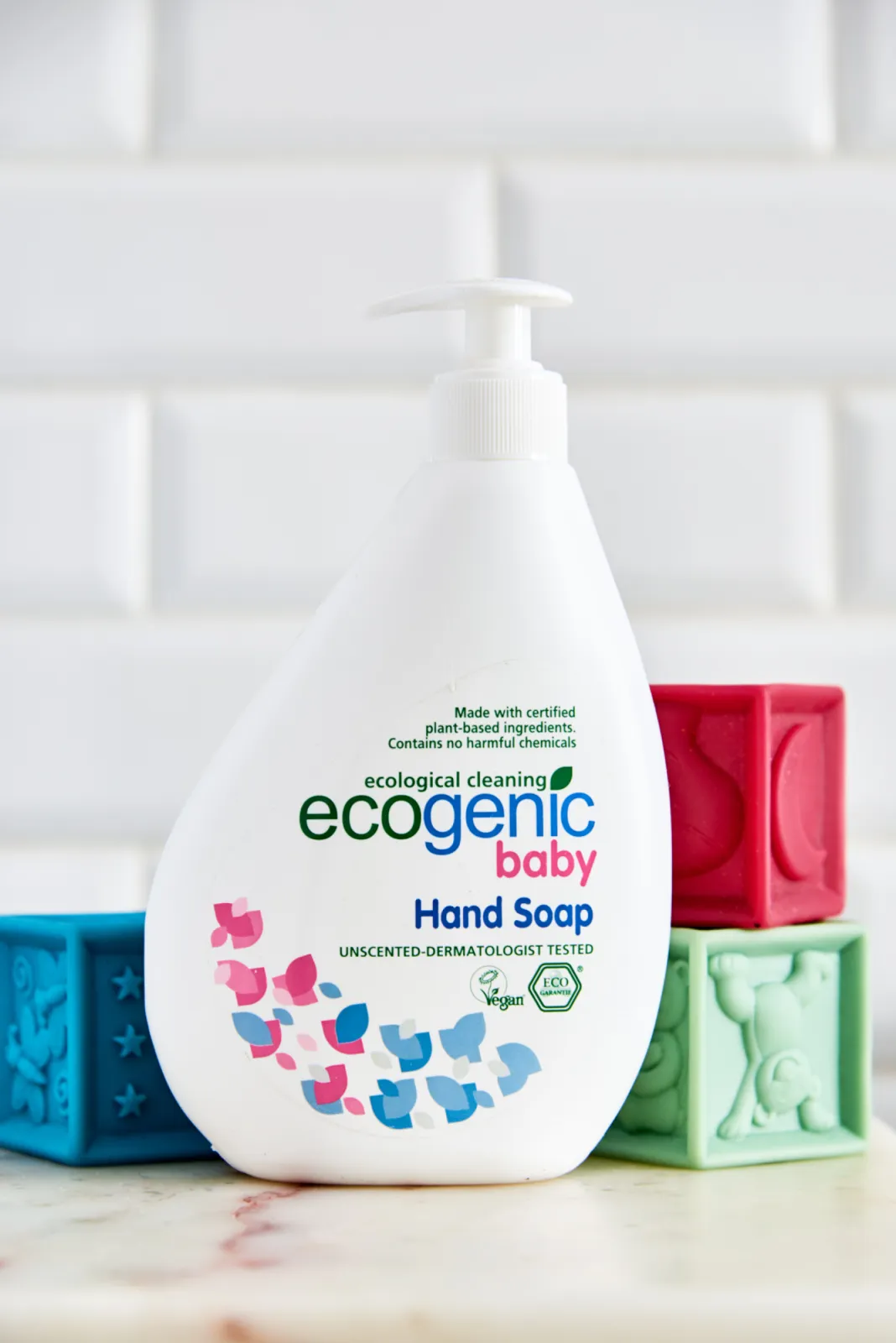 ECOGENIC BABY HAND SOAP - Made from Vegetable oil for safe hand washing * Suitable for all skin types, even for baby and sensitive skin * Natural glycerin protects and smoothens your hands * Unscented * Safe