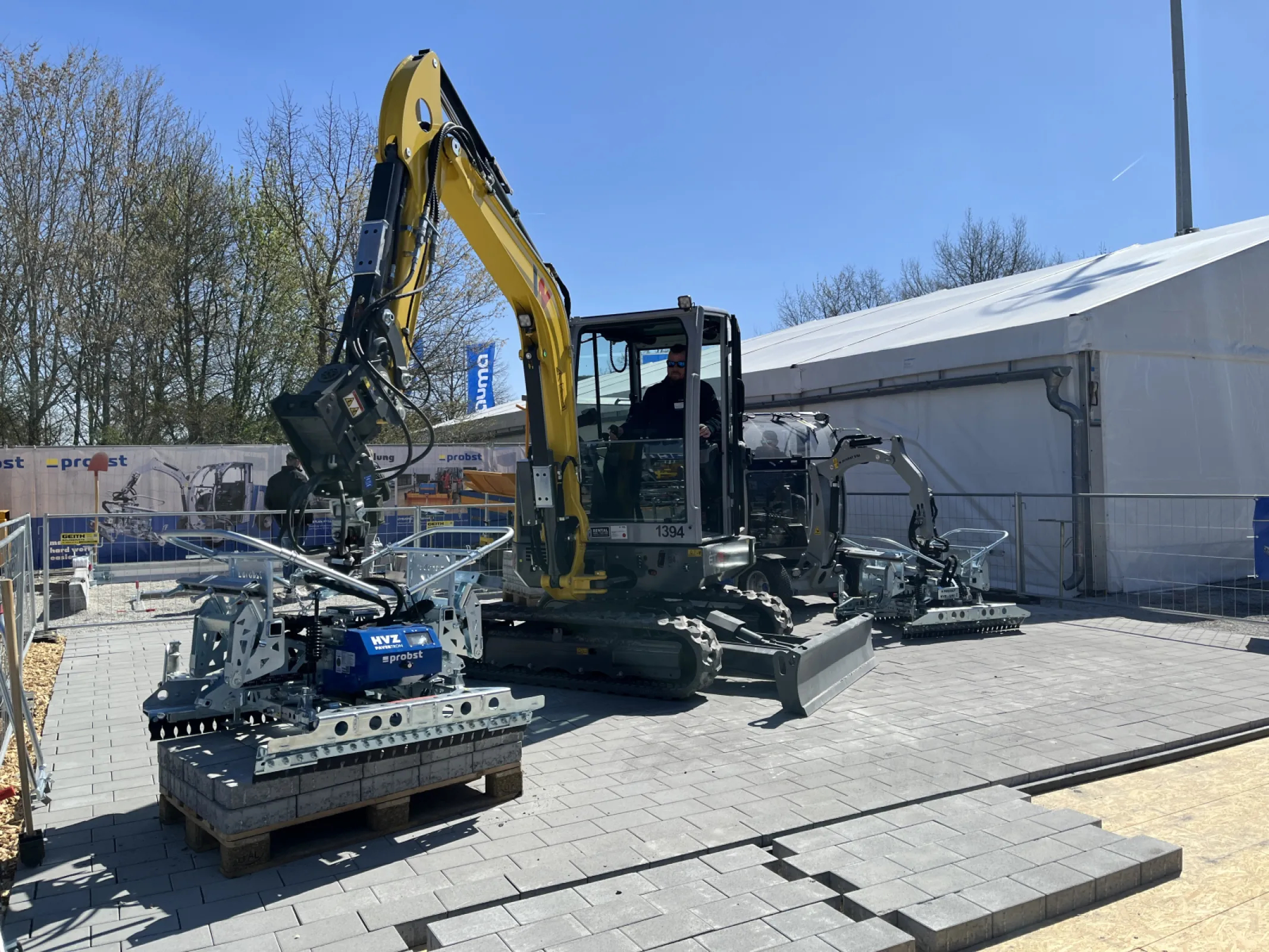 HVZ-PAVERTRON Electro-hydraulic installation clamp