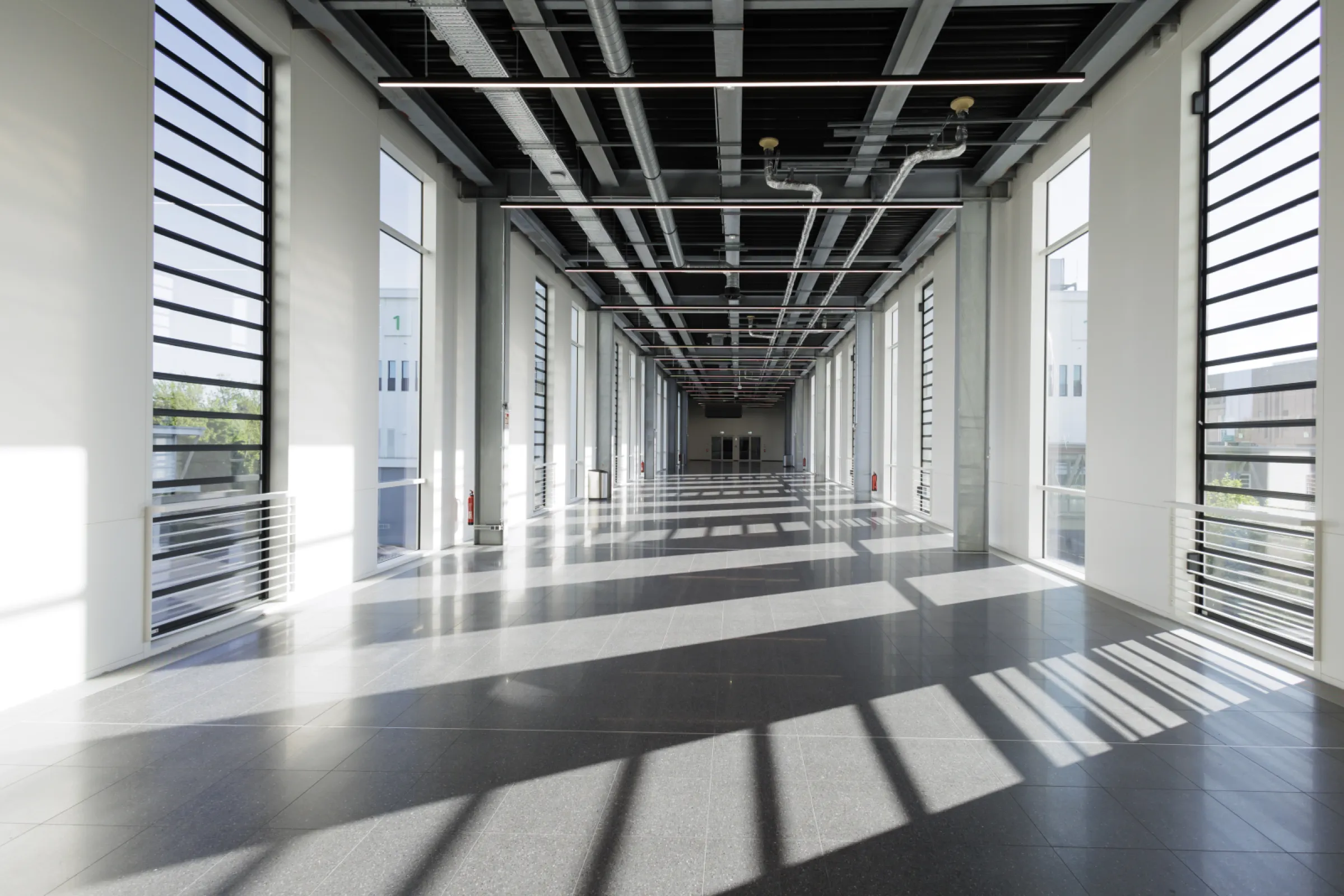 Walkway from Confex to Hall 1