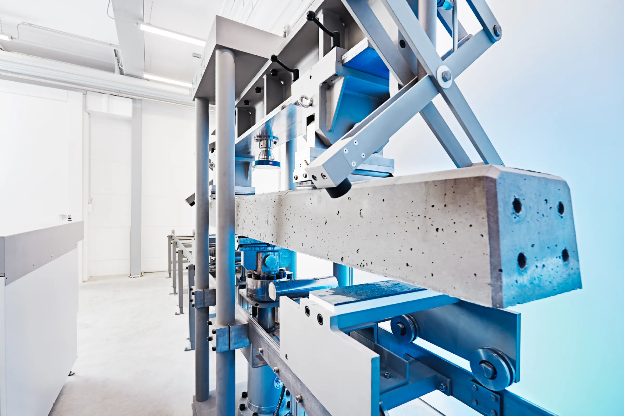 TESTING machines for railway sleepers