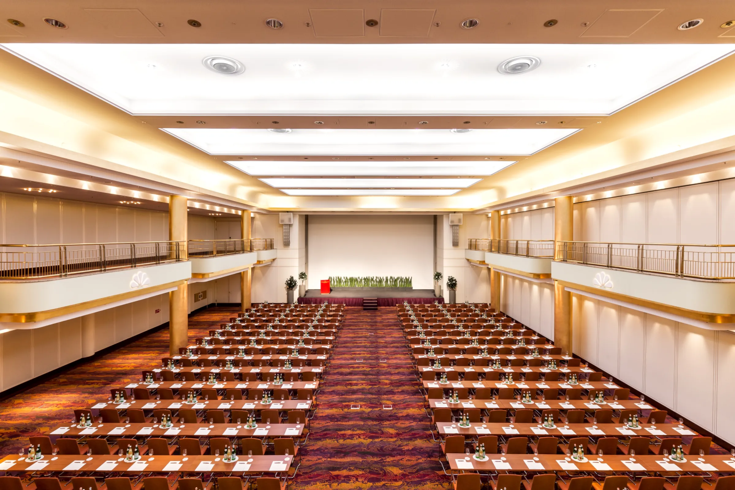 Ballroom for up to 1.200 guests (1.078m²)