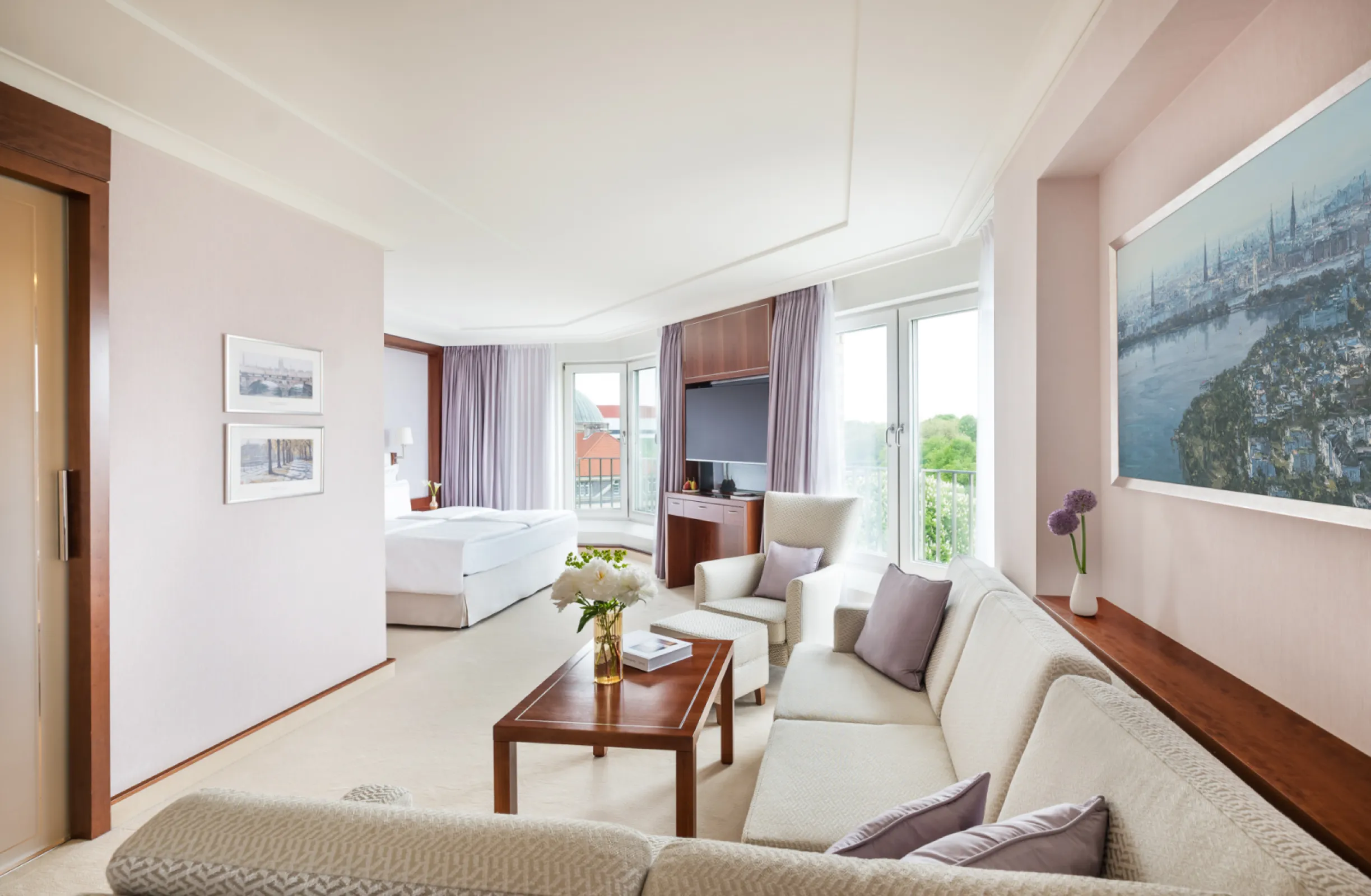 Large Corner Room (51m²)