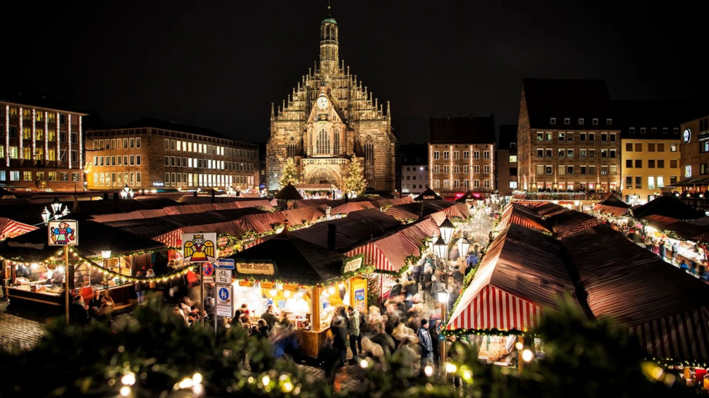 Christkindlesmarkt at Hauptmarkt
