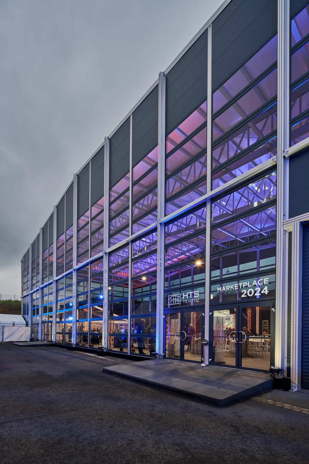 Premium Metropolitan Series structure