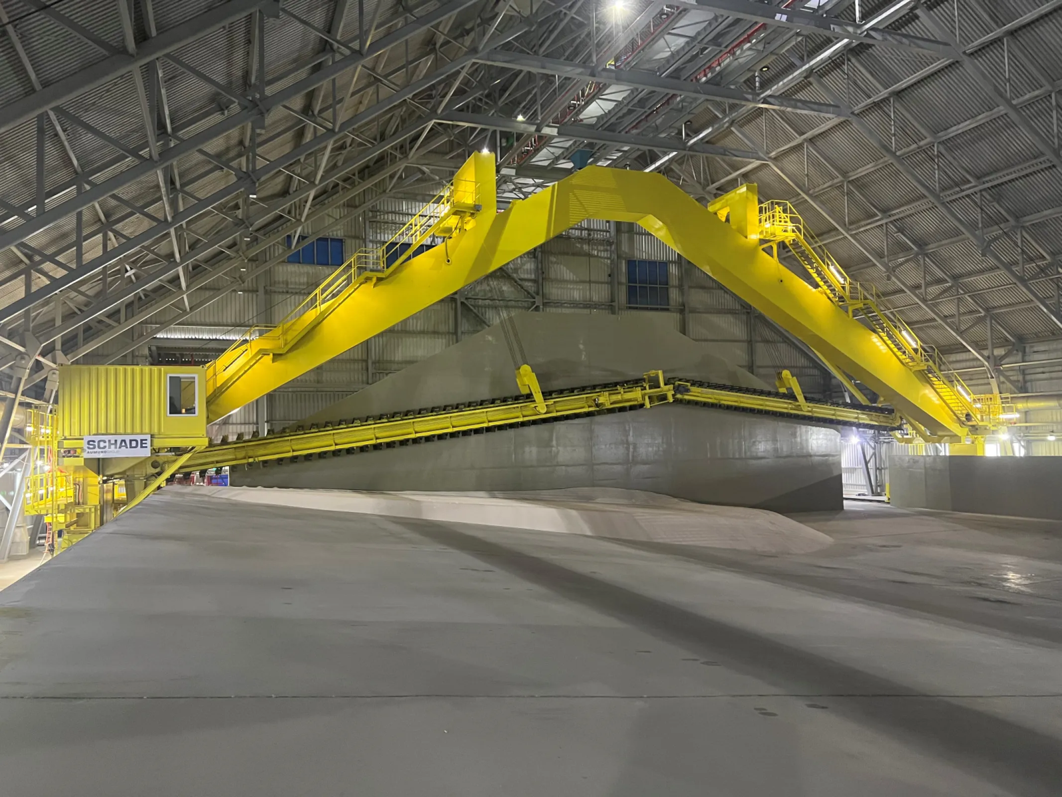 Ідеальна технологія для закритих або відкритих складських майданчиків. Ідеальна технологія для закритих або відкритих складських майданчиків.