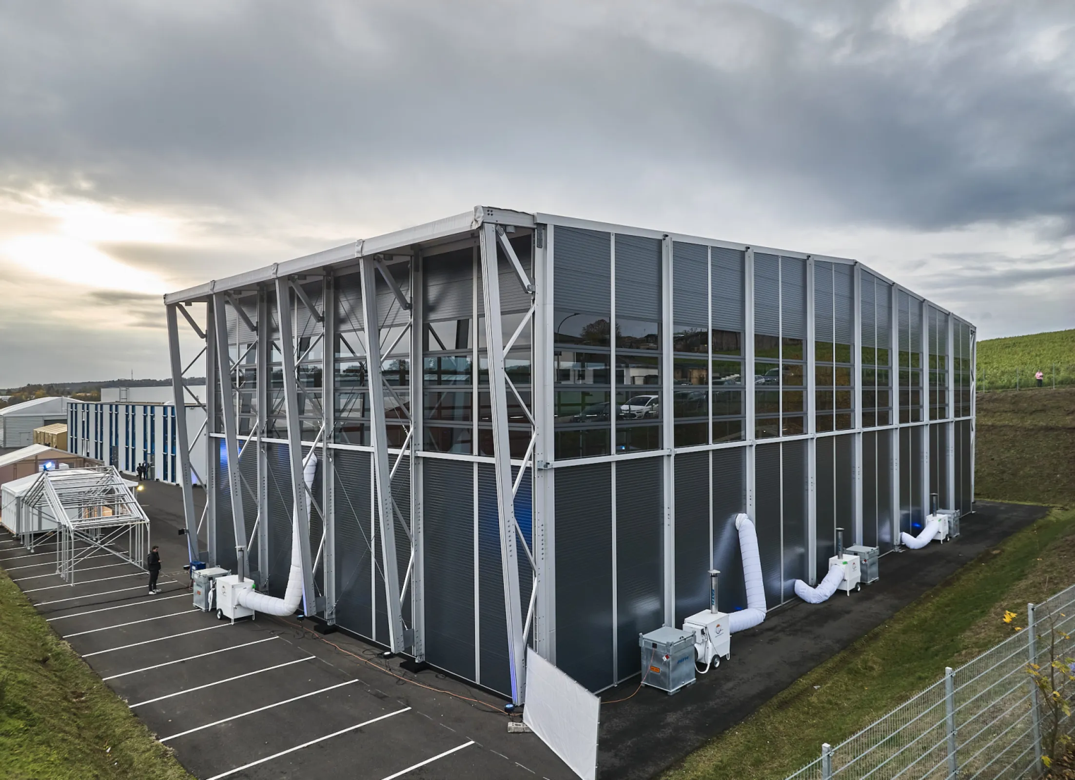 Metropolitan pavilion — exterior