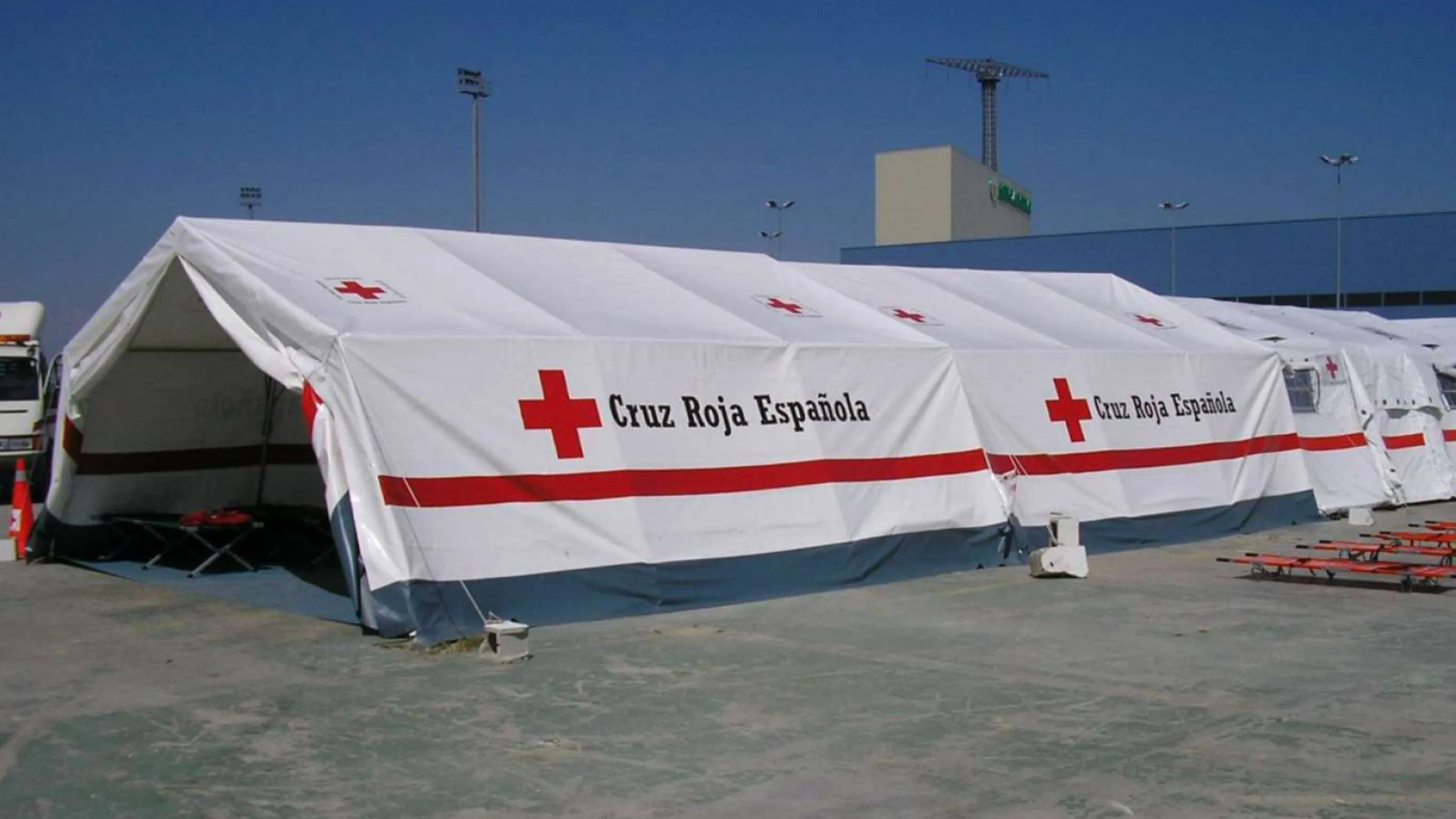 Гуманітарний намет — вигляд зовні Гуманітарний намет — вигляд зовні