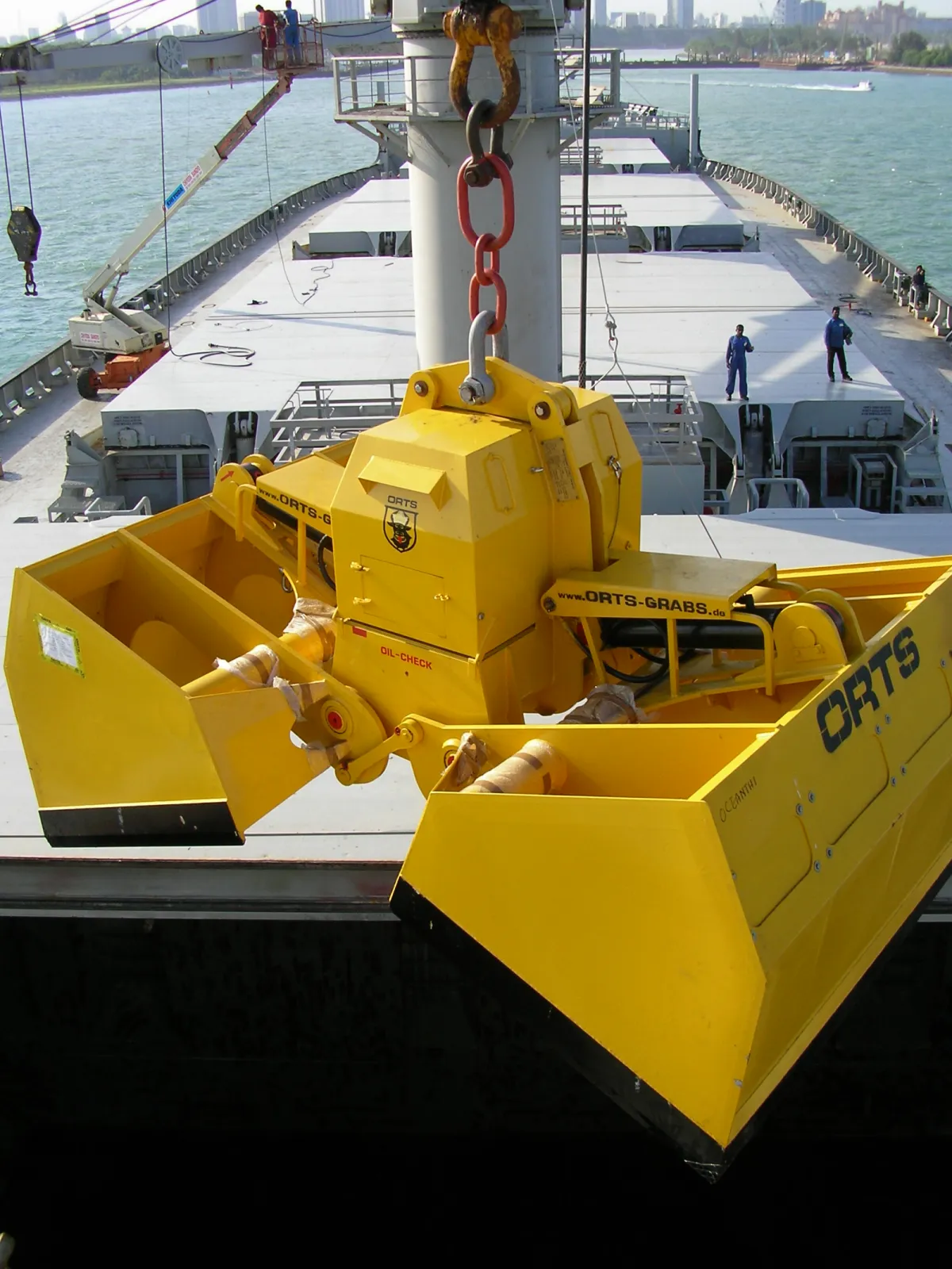 Orts EHS 12 cbm (radio controlled electro-hydraulical clamshell grab)