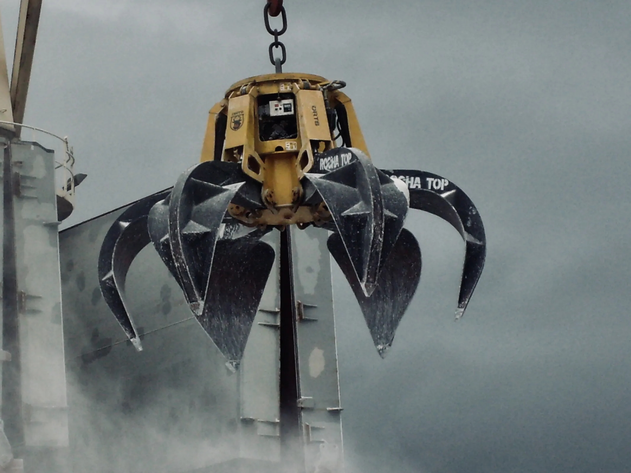 Orts DHM 5 cbm (radio controlled diesel-hydraulic orange peel grab)