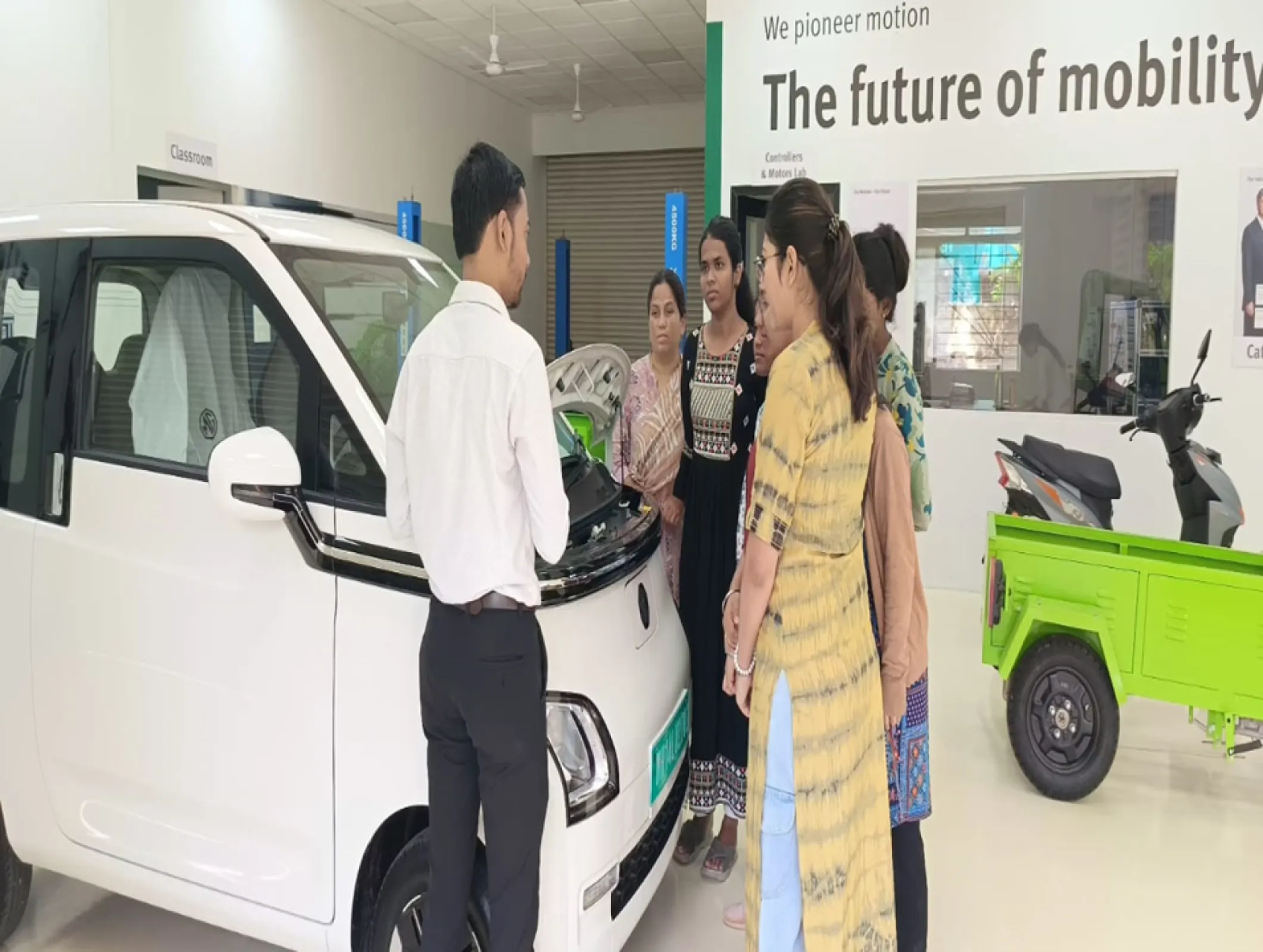 Students in EV training