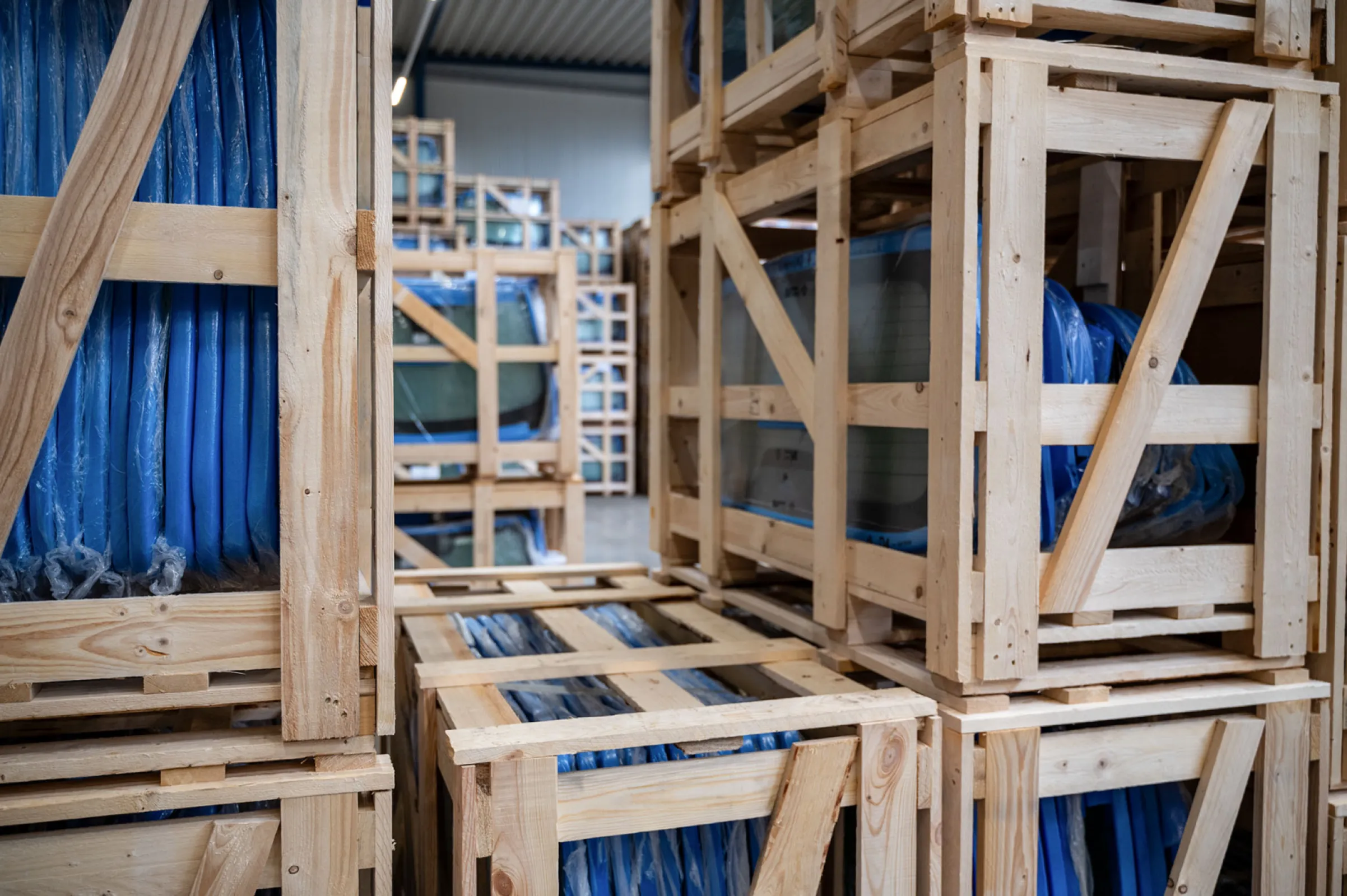 Robust packaging for automotive glass