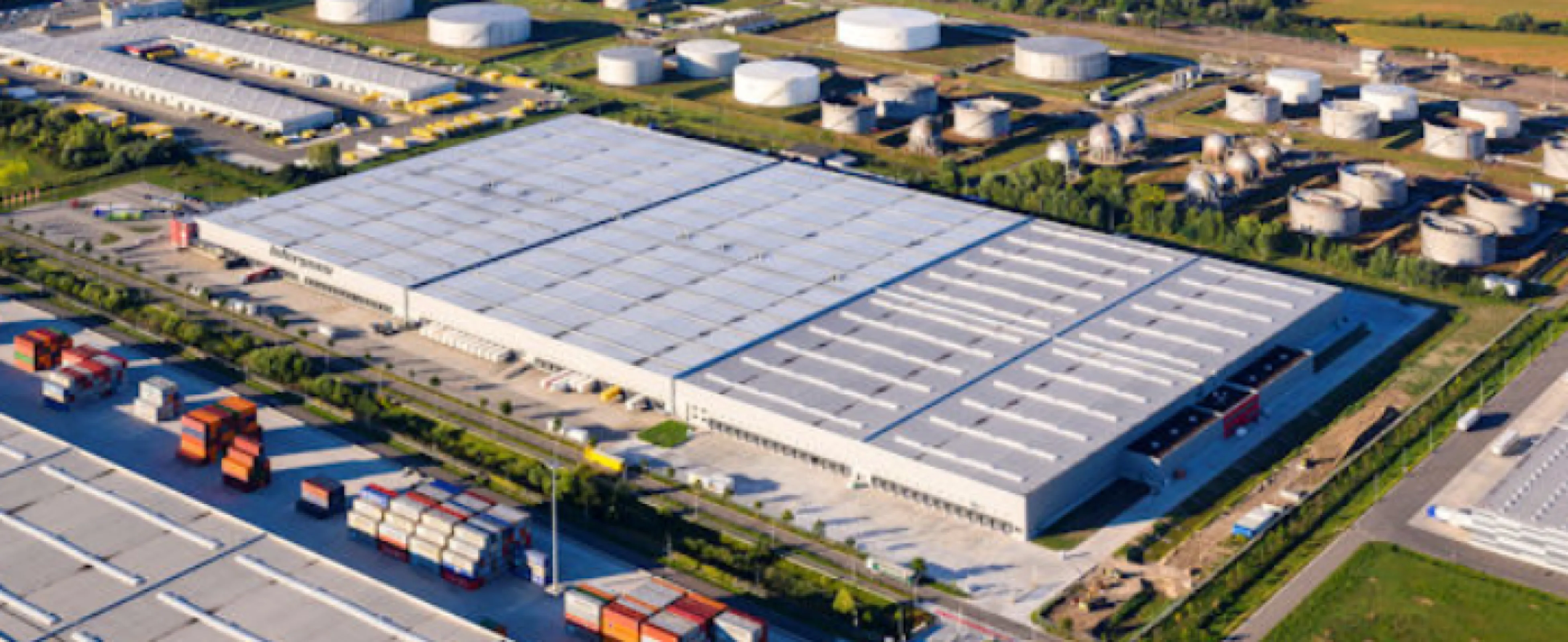 Central warehouse and logistics centre for consumer tyres