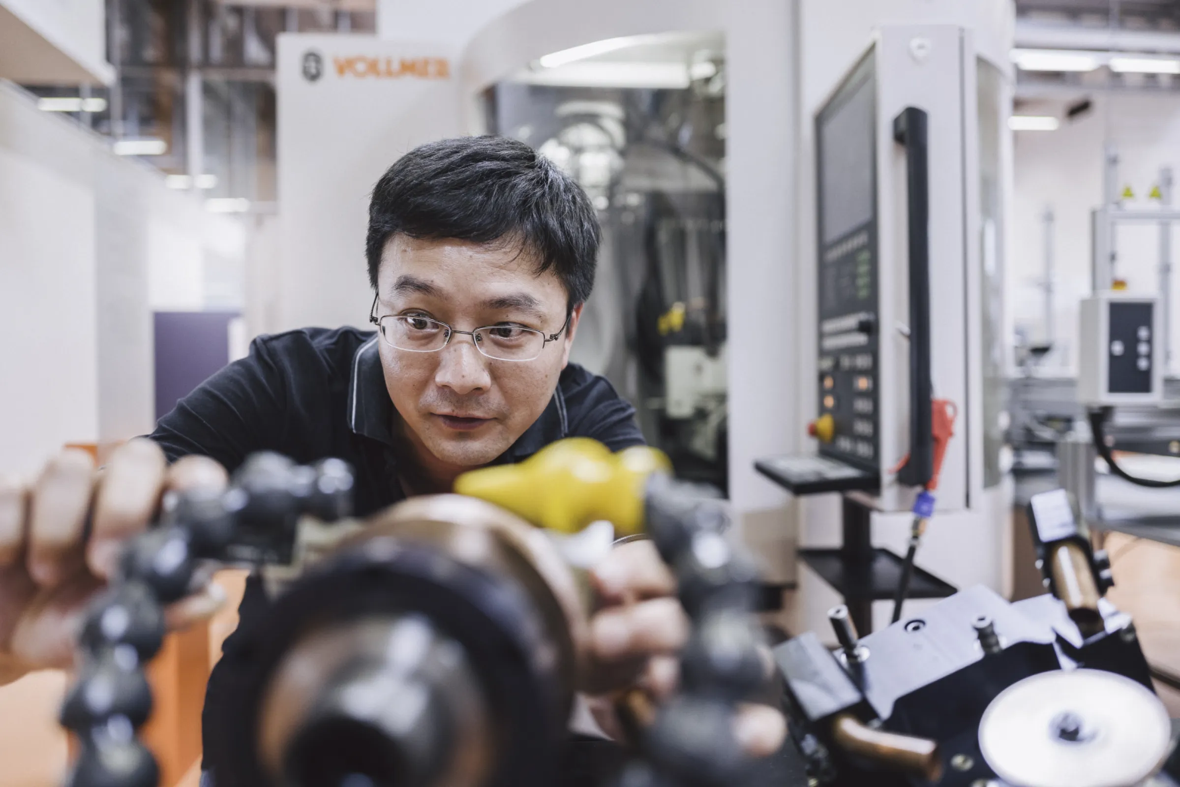 Rooted regionally in Biberach an der Riß, we ensure that you can rely on VOLLMER expertise worldwide, with production sites in Germany, 16 subsidiaries, more than 30 representatives, and 800 employees.