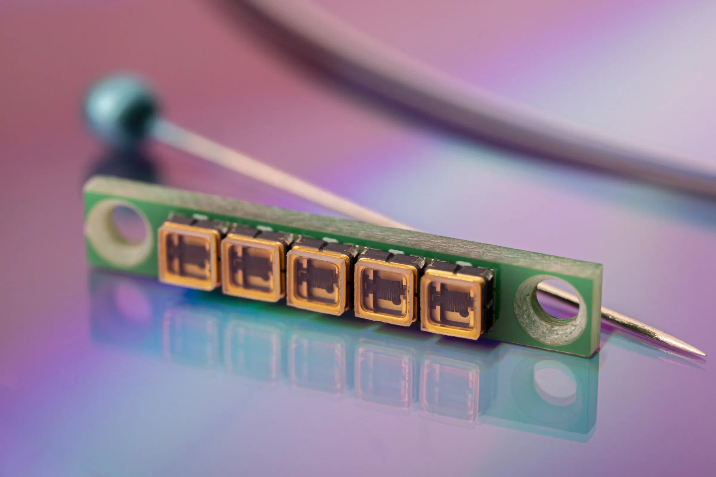 Customized IR emitter line arrangement with CaF2 lenses