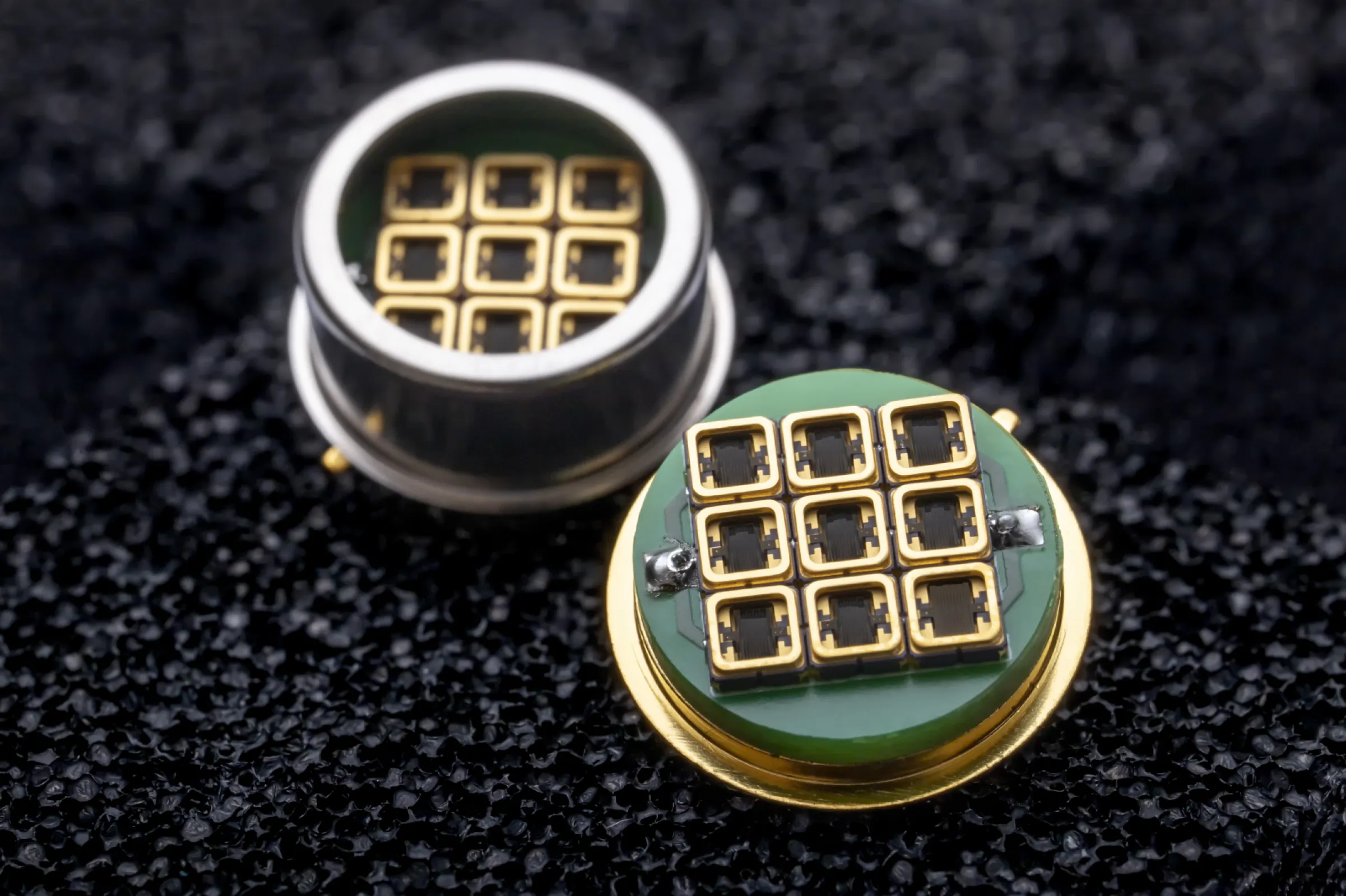 IR emitter array in TO-8 package