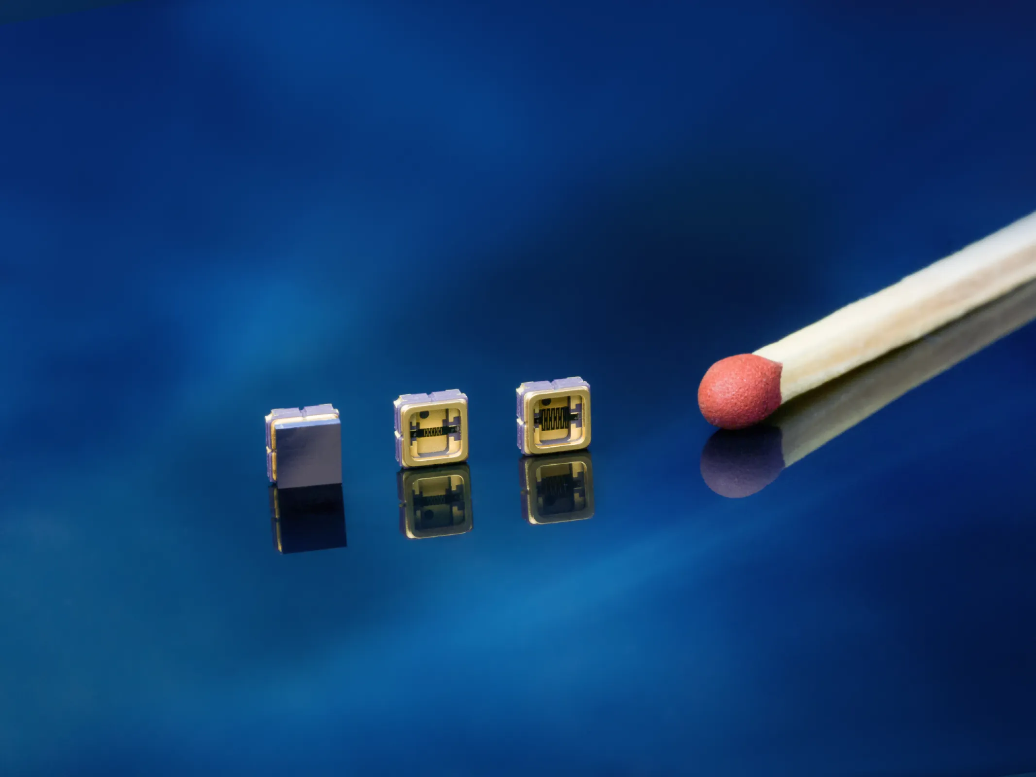 Miniaturized HISsmd IR emitters