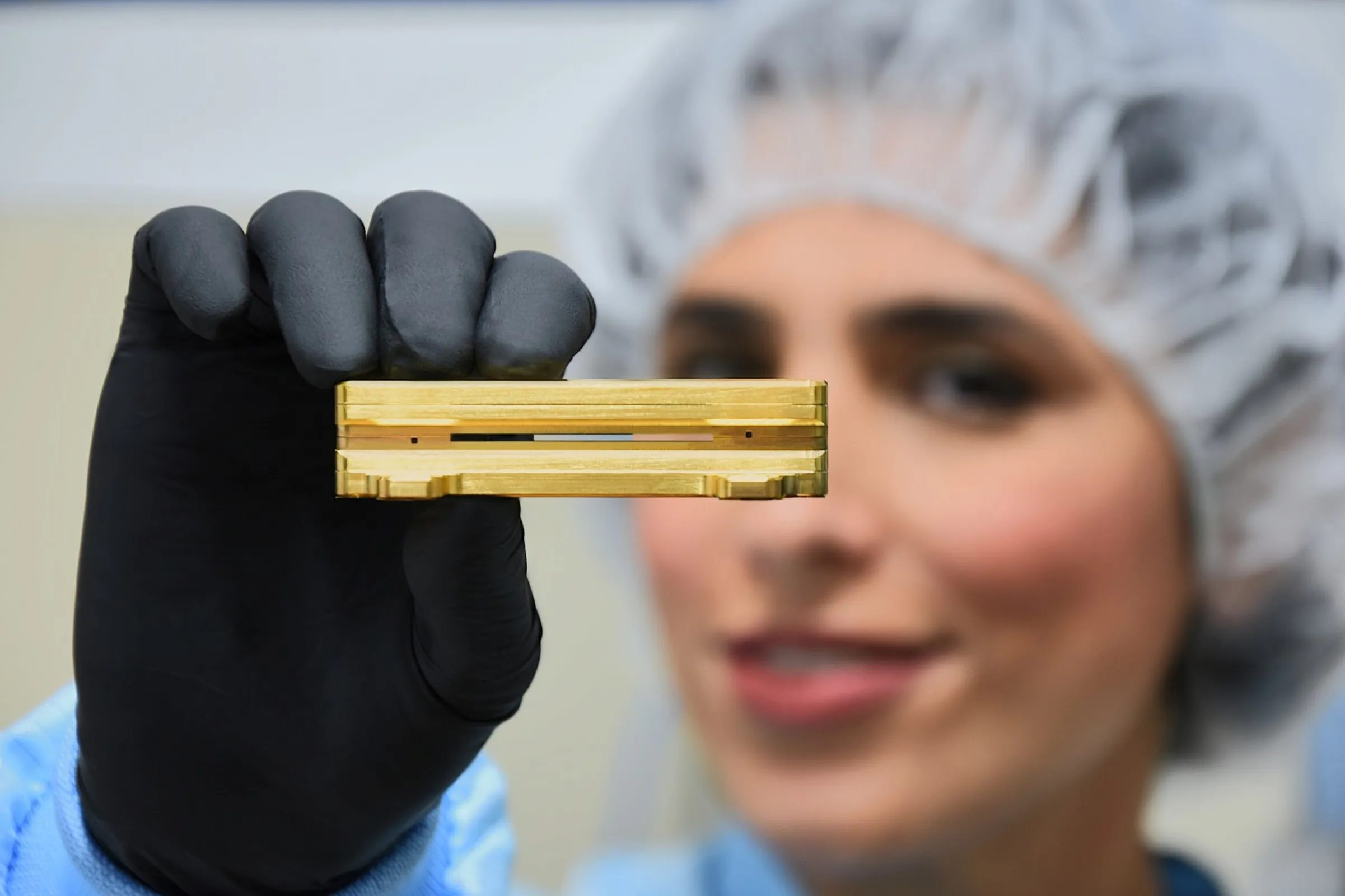 Soldered Slab Crystal Package