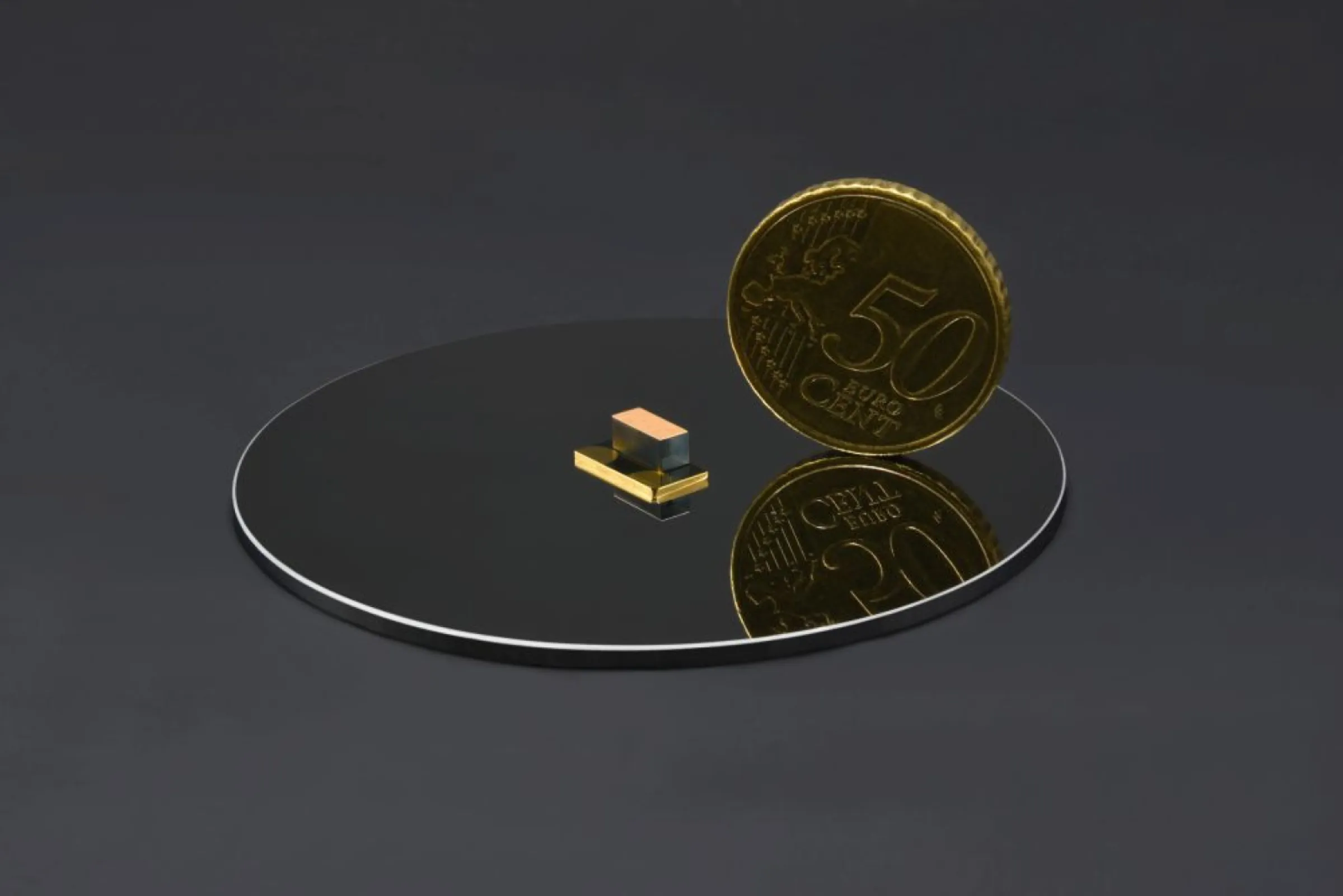 Non-linear crystal soldered on resistance heater