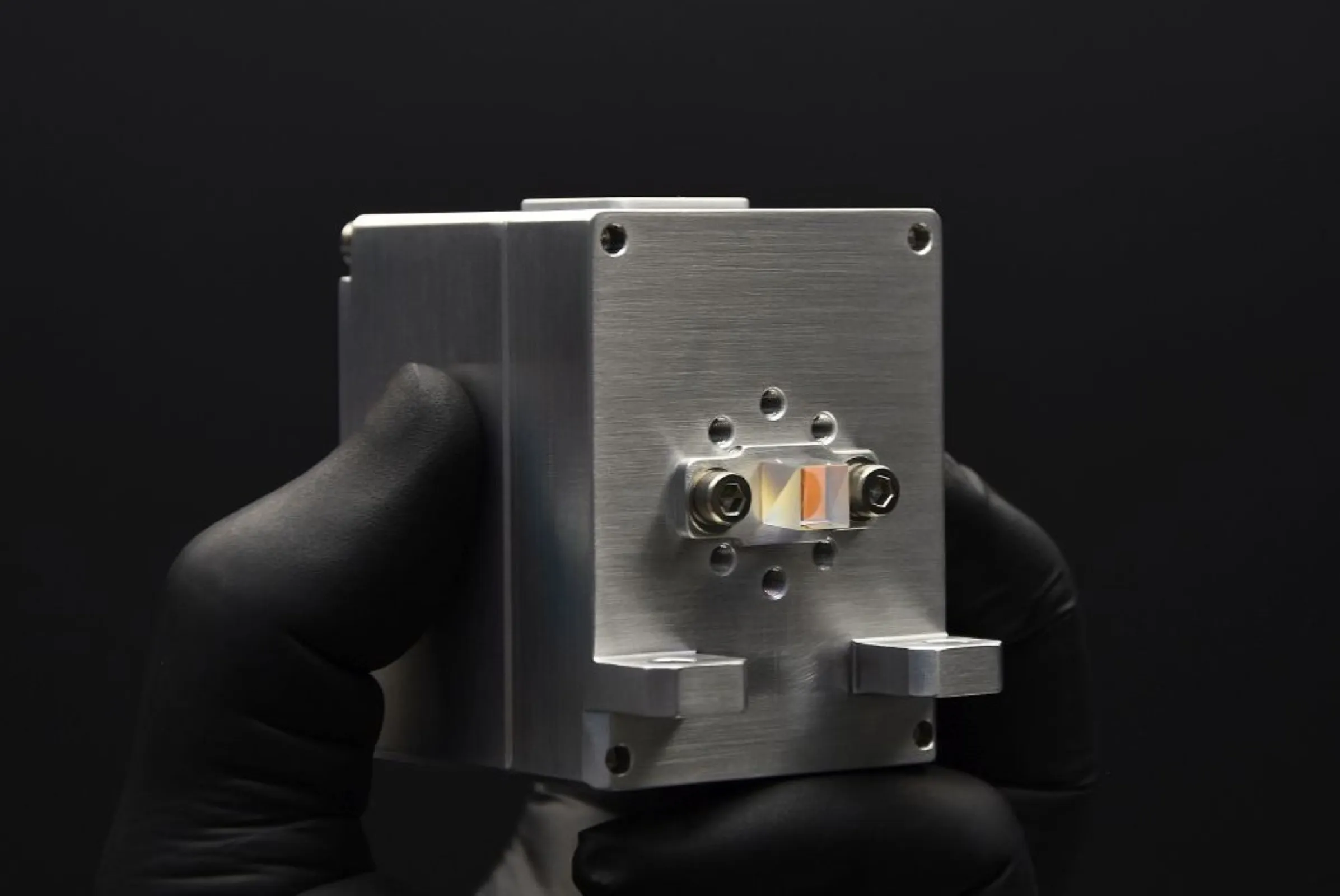 High-power rod TGG/KTF rotator/isolator (150W)