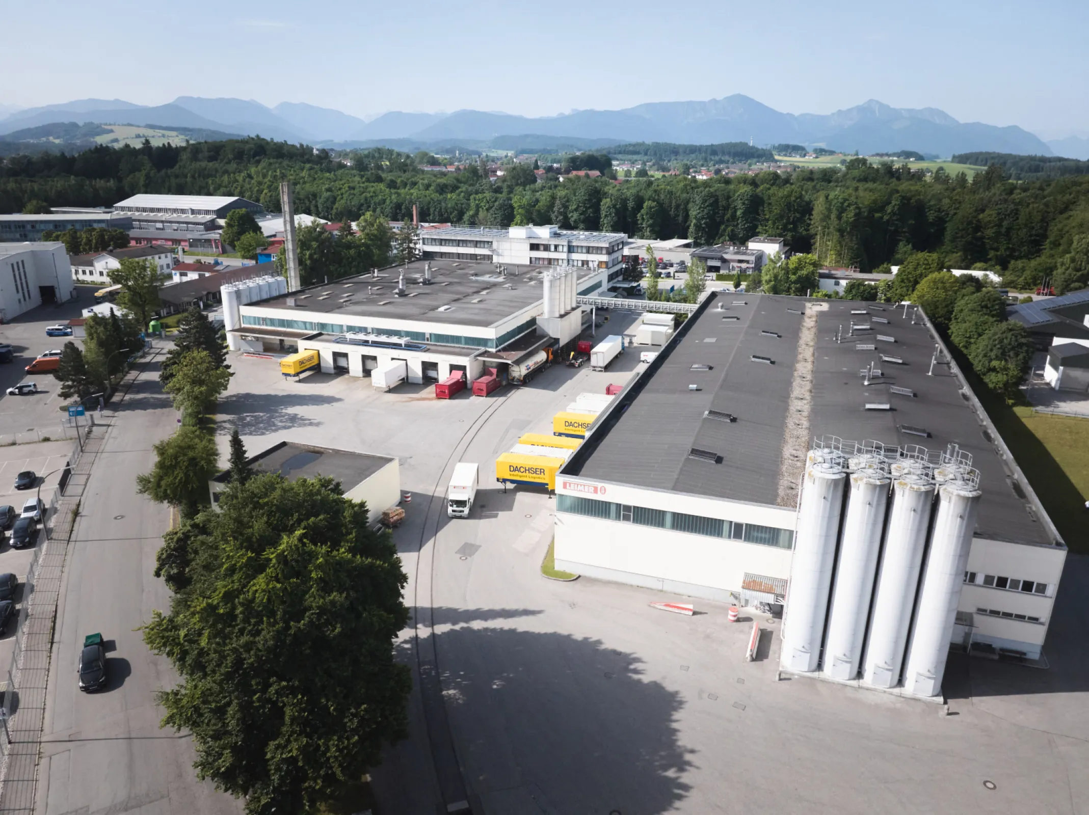 The LEIMER company premises are located at the foot of the Alps near Lake Chiemsee.