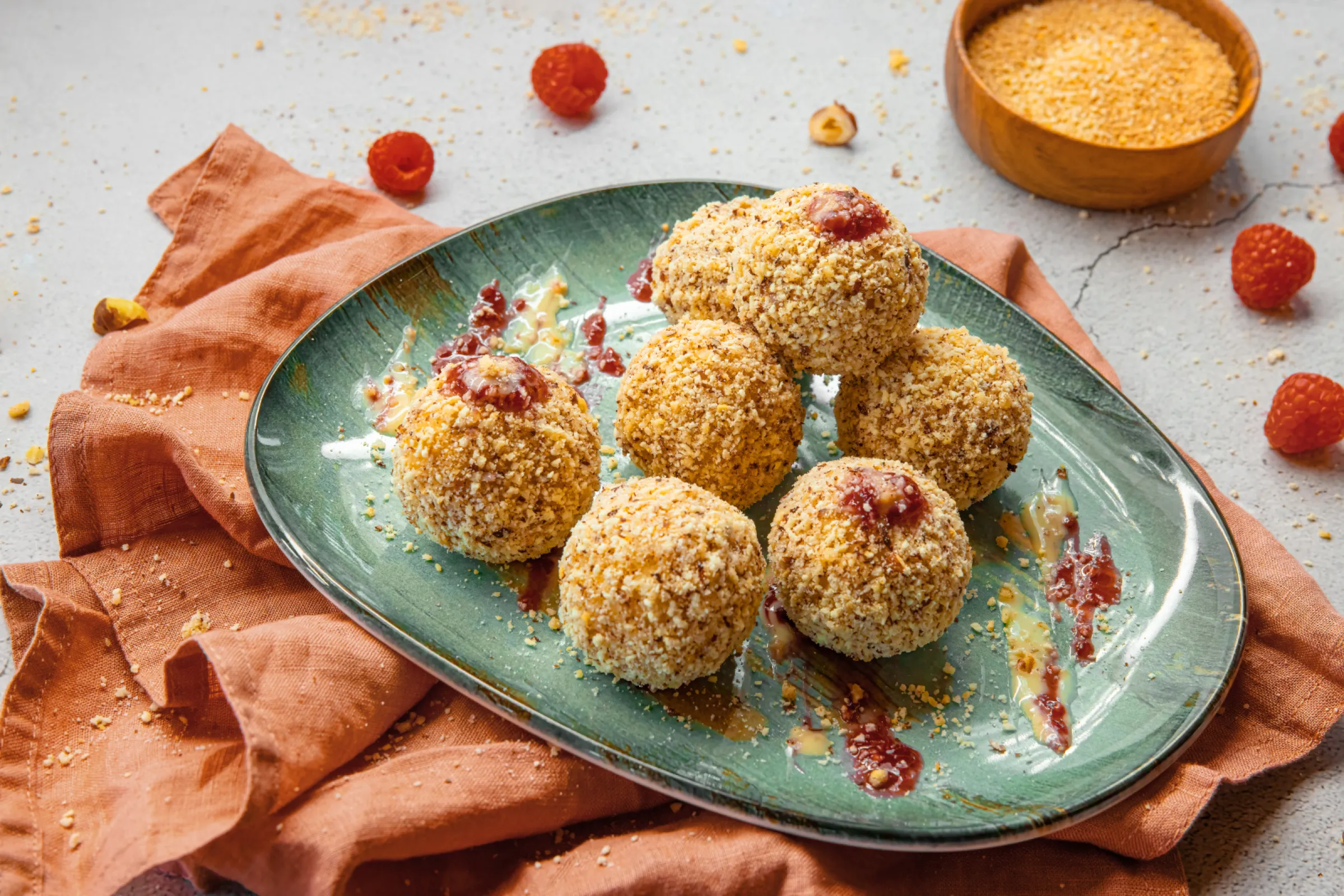 Our breadcrumbs are also particularly well suited for preparing desserts.