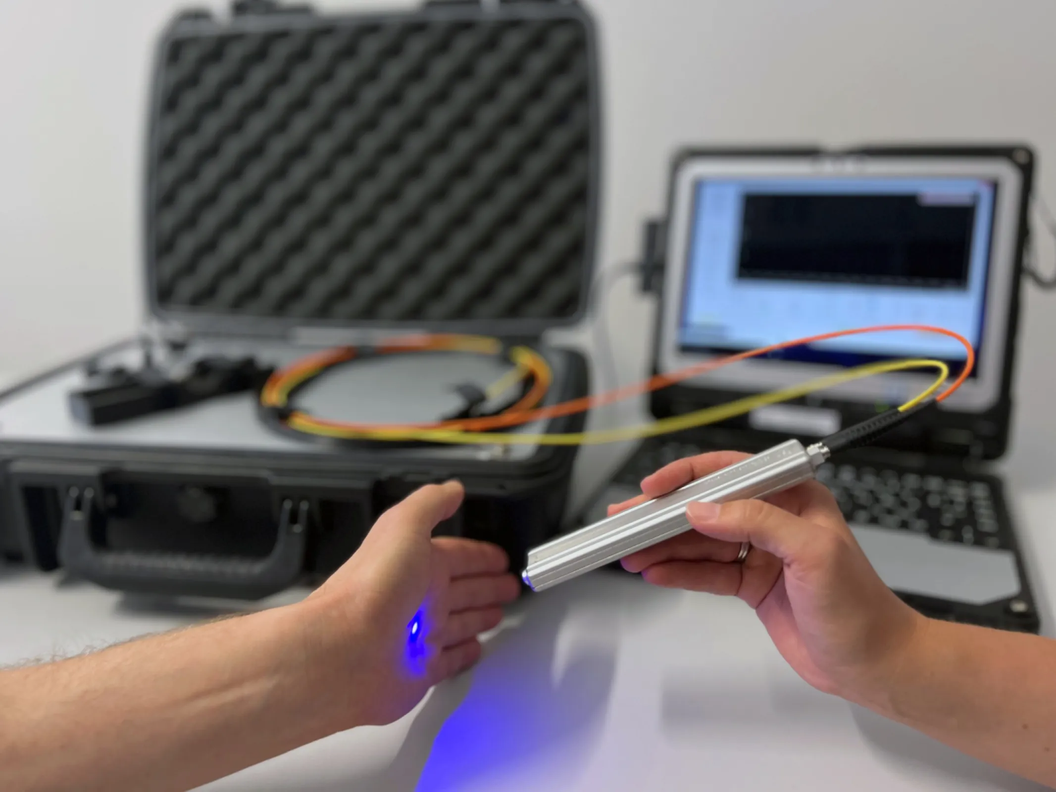 Spectrometer-free resonance Raman measurement system for clinical trials on human skin