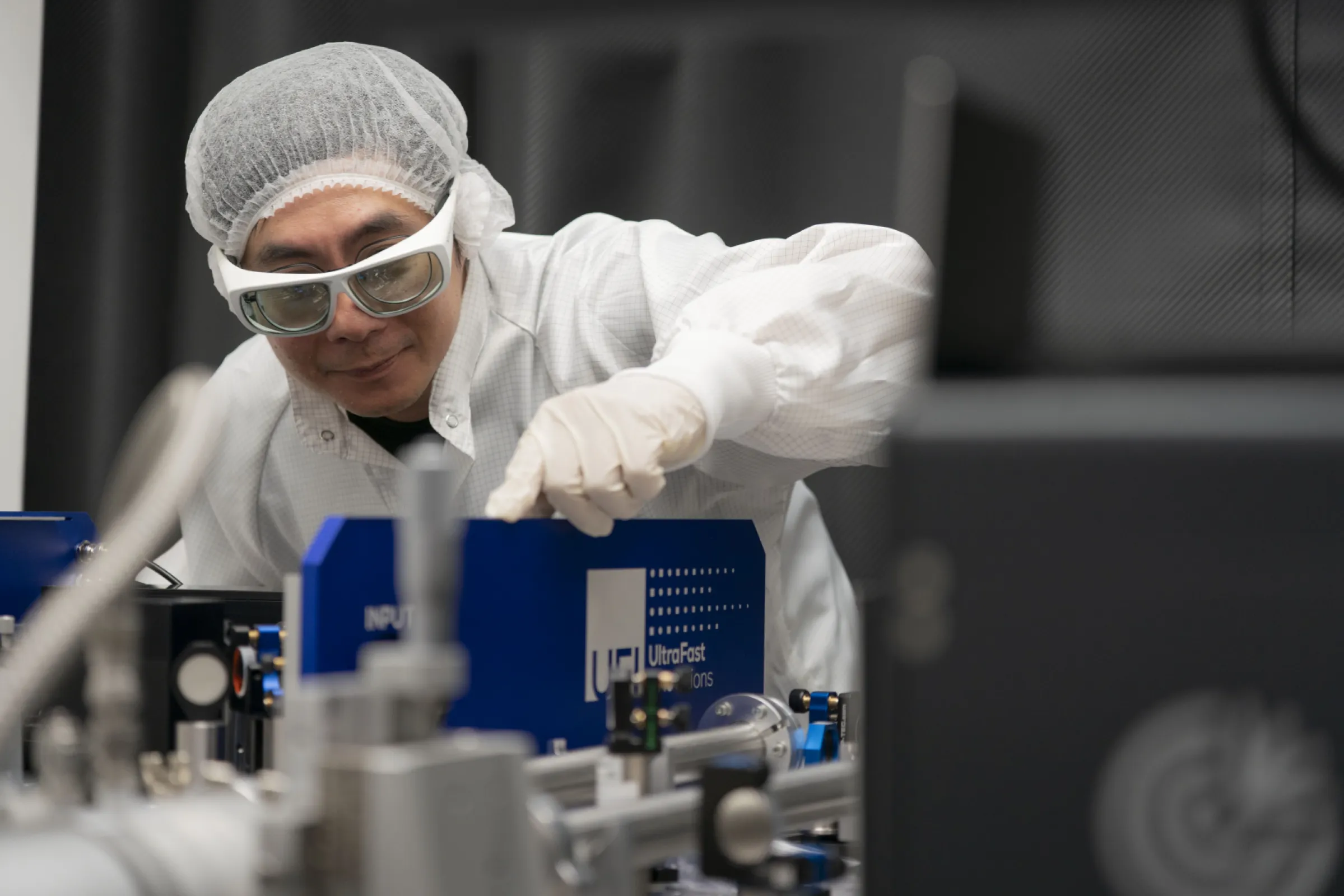 Characterisation devices for optics and lasers