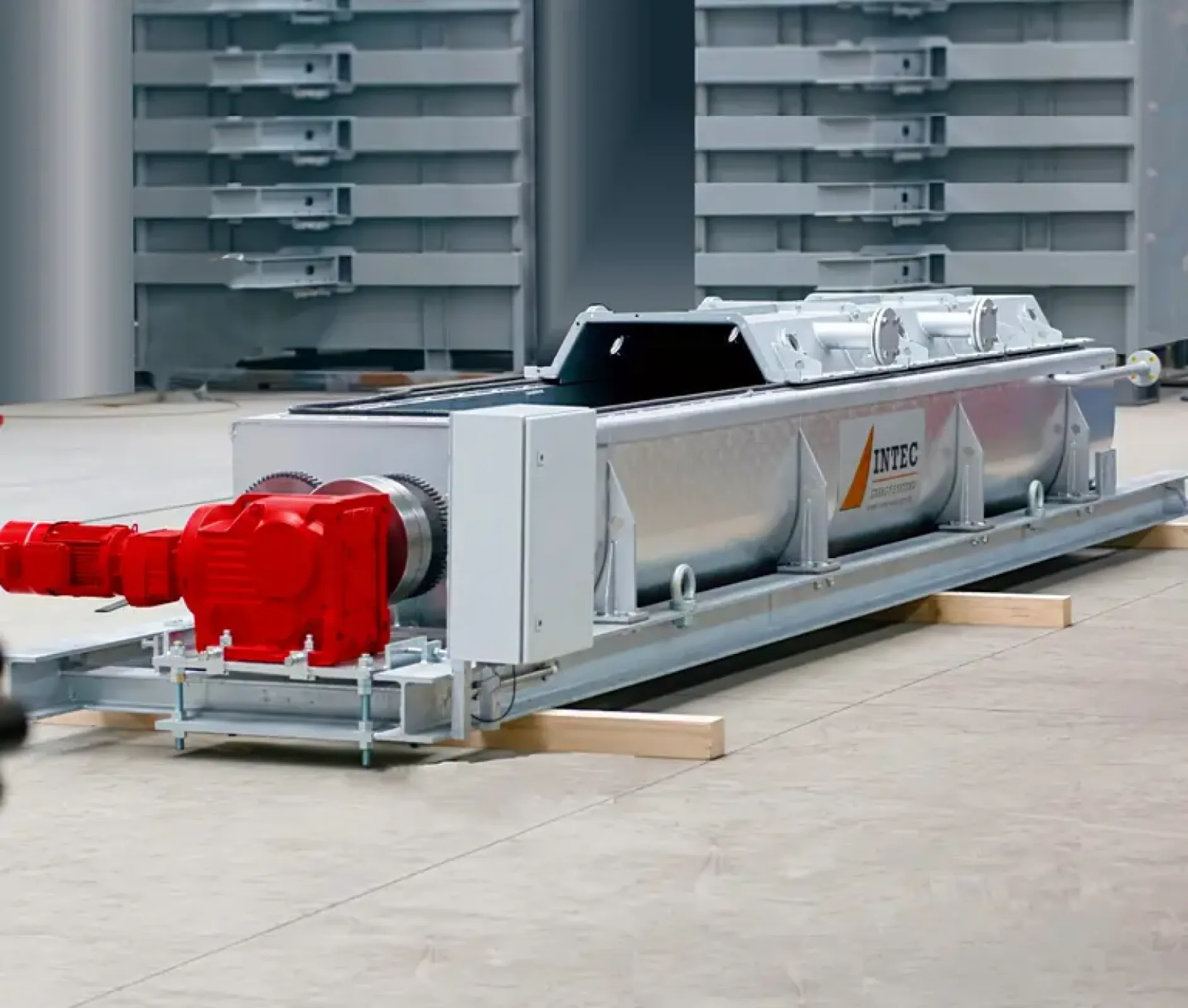 Sludge contact dryer