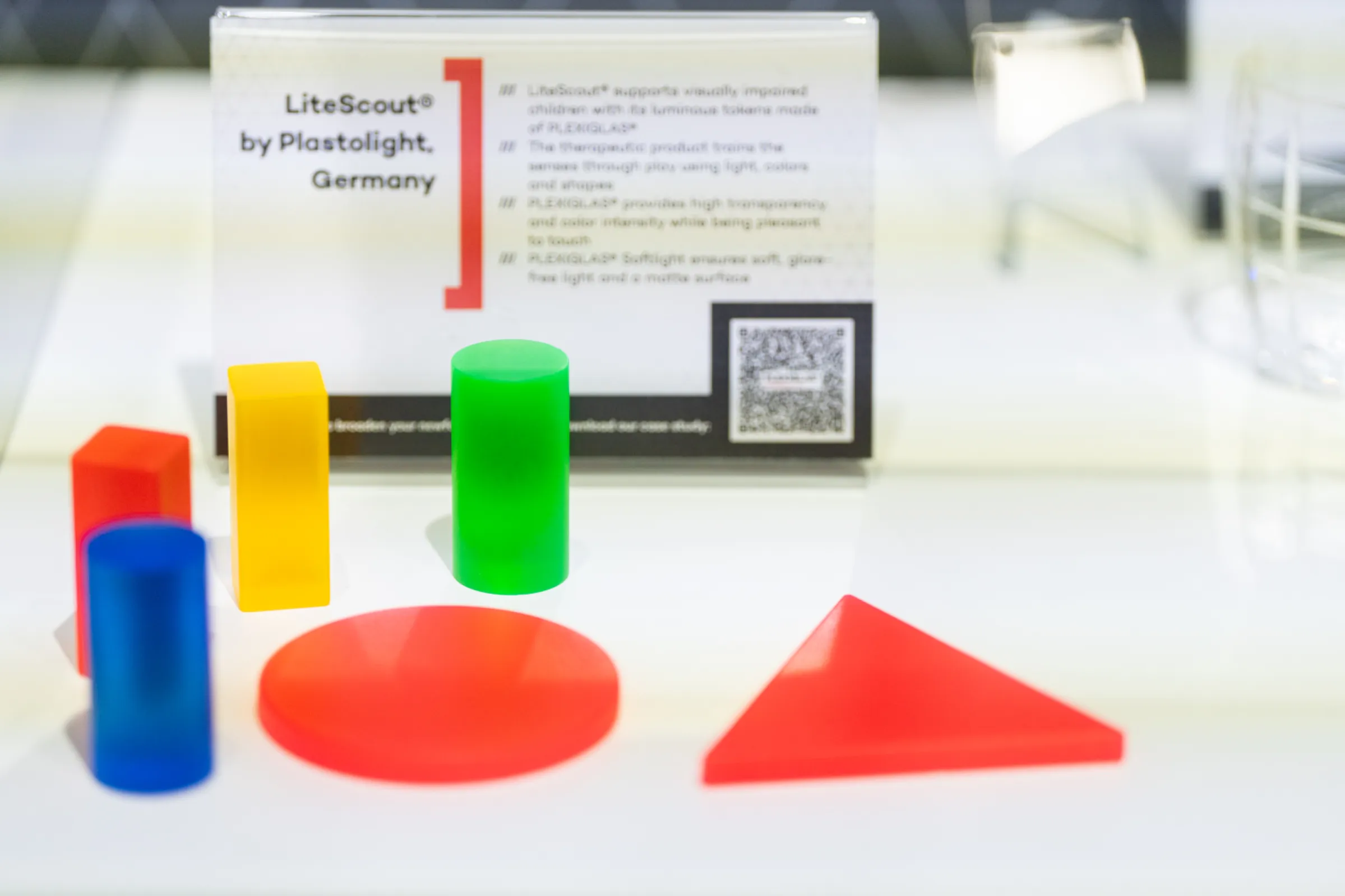 Luminous tokens made of PLEXIGLAS® molding compounds support the developmental skills of visually impaired children with LiteScout® device.