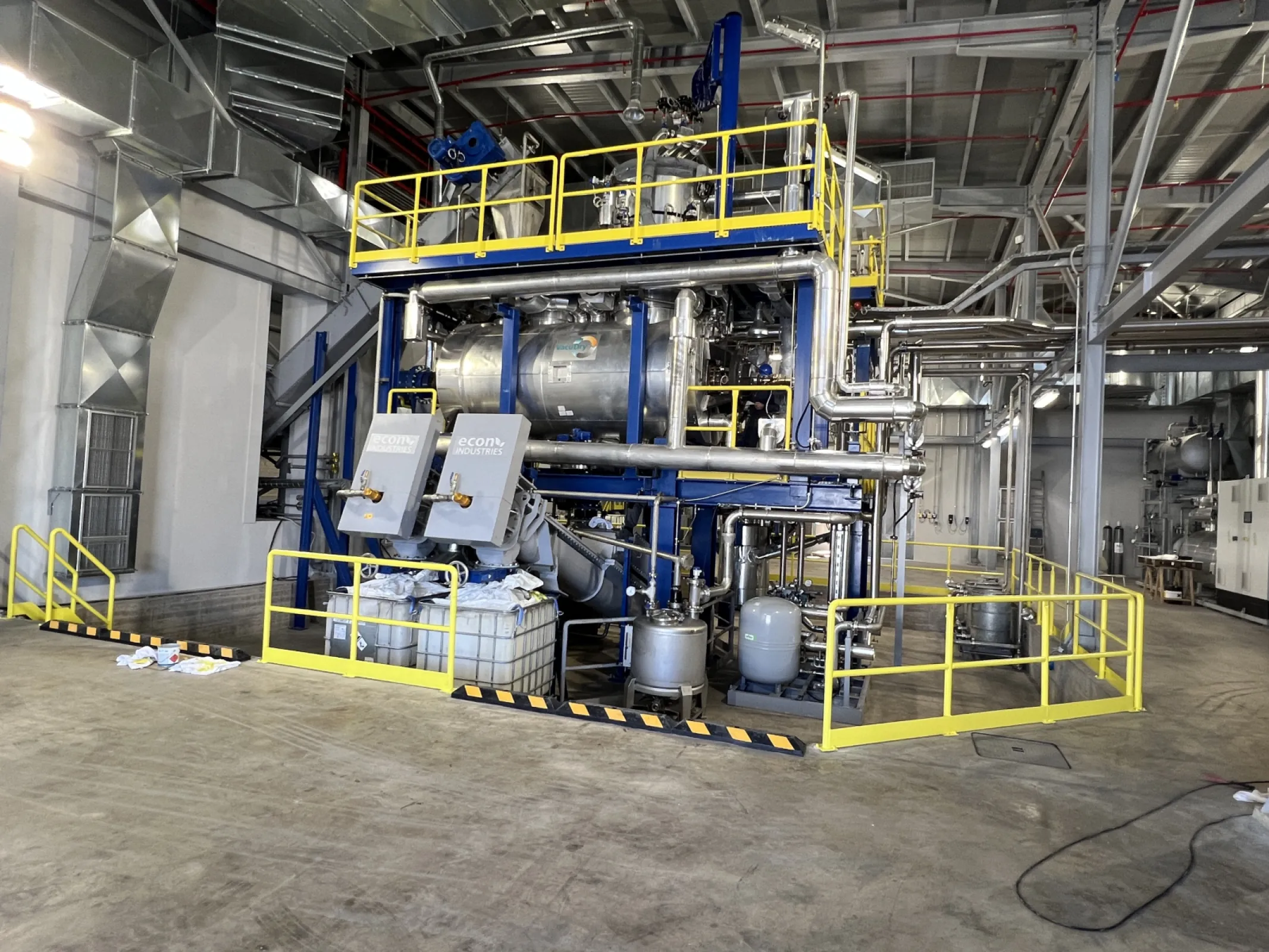 VacuDry for oil sludge treatment