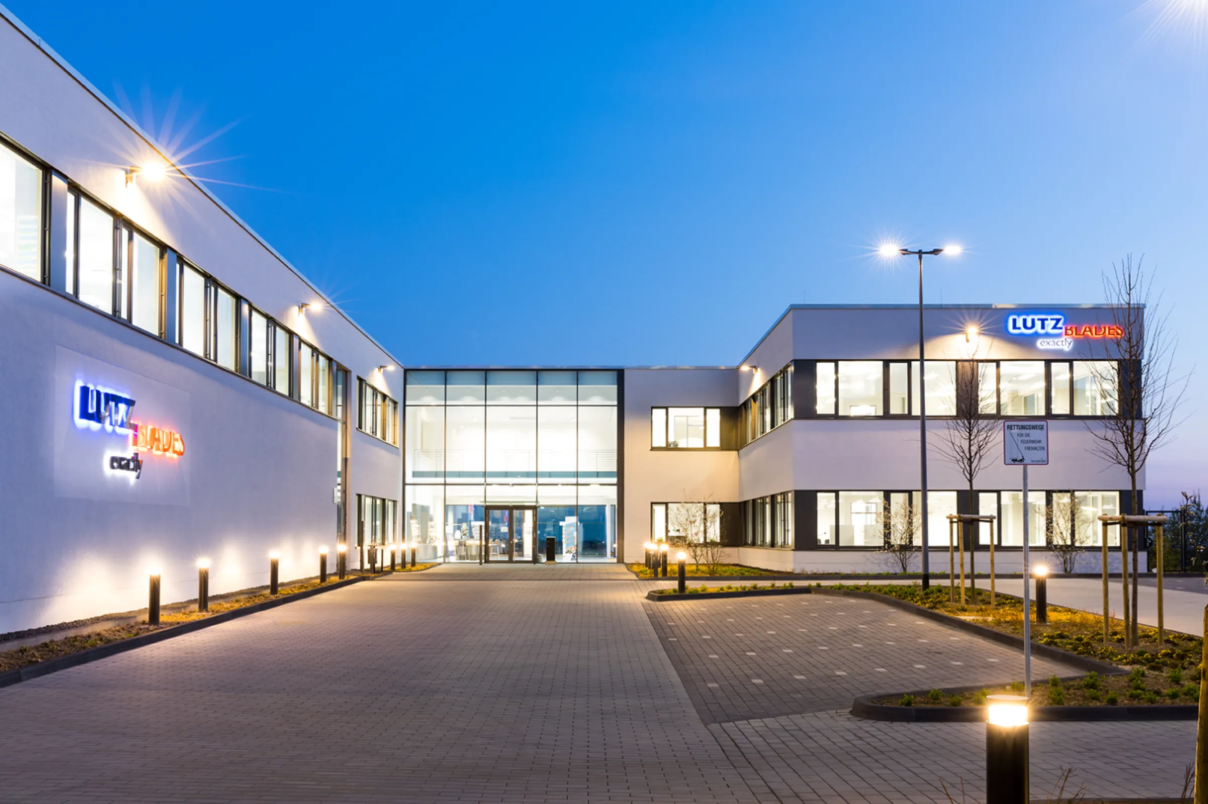 LUTZ BLADES Headquarter