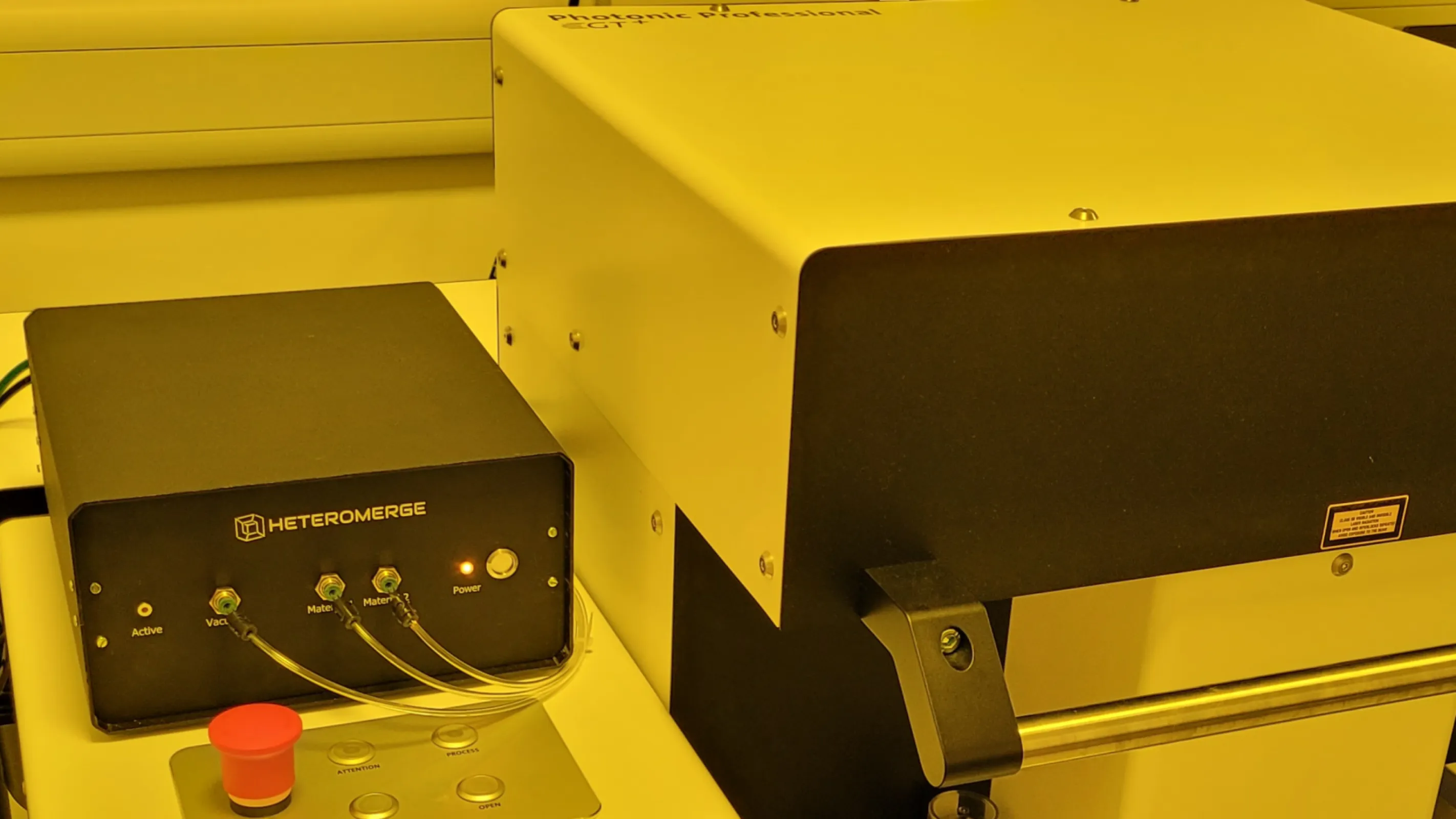 Our add-on printhead system is your entry ticket to efficient 2PP multi-material printing. Our add-on printhead system is your entry ticket to efficient 2PP multi-material printing.