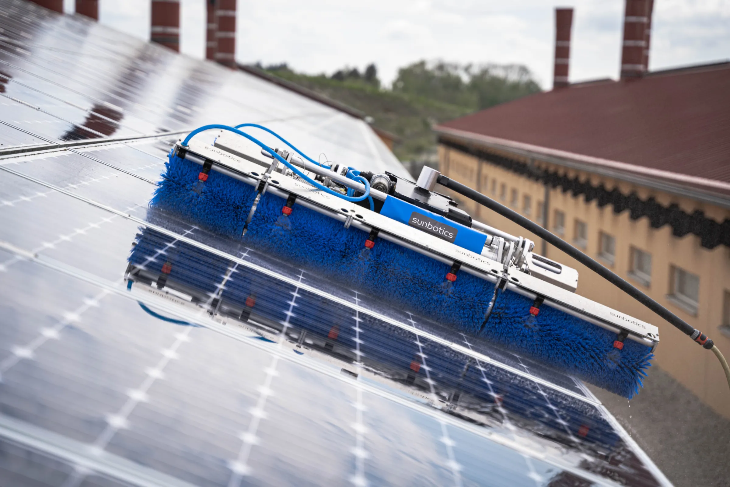 Designed for versatility, the sunbotics PV Cleaning Robot provides safe and effective cleaning for rooftop solar installations, maintaining maximum energy output.