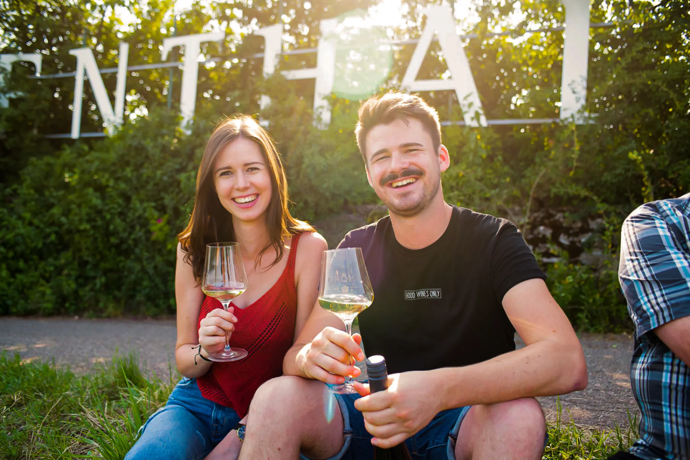 Franziska Gröhl (left) and Johannes Gröhl (right) – The two siblings jointly run the Gröhl Winery in Weinolsheim as the 13th generation.