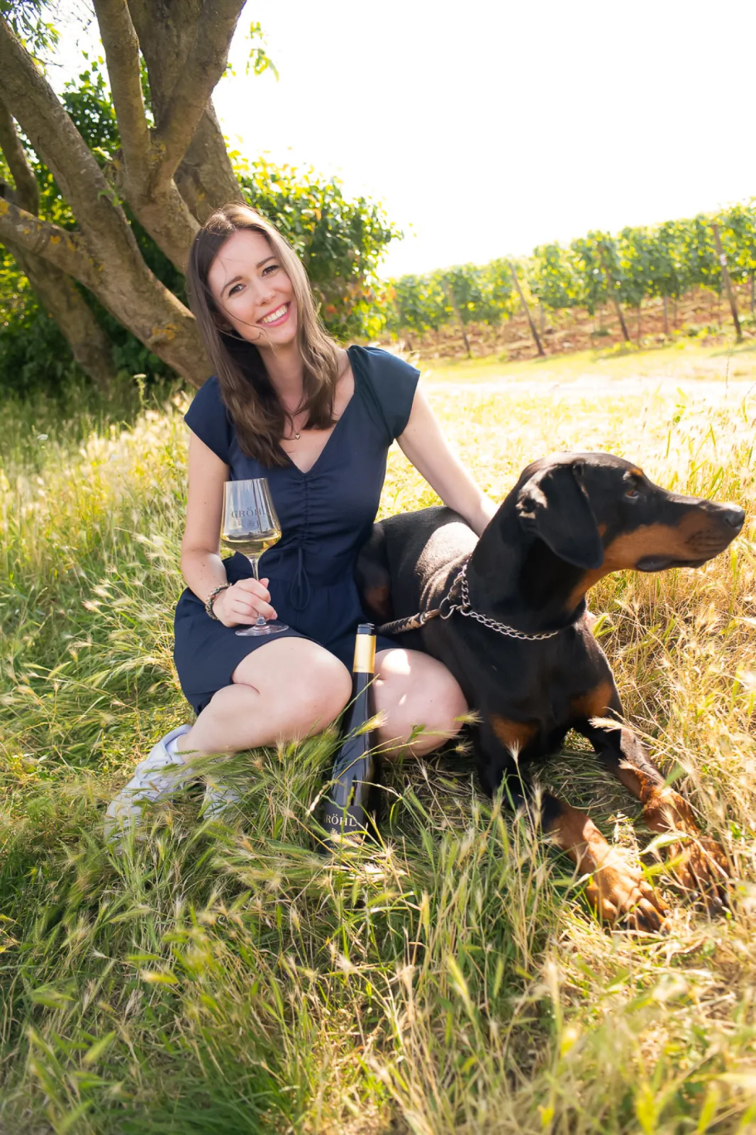 Before joining the family winery, Franziska completed a degree in International Wine Business at the University of Geisenheim.  Additionally, she is active in the wine world beyond the confines of the winery. Among other roles, she served as the Rheinhessian Wine Princess in 2019/2020.
