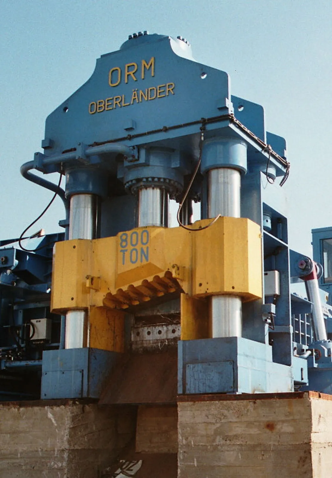 View on shear head with Oberländer column guiding