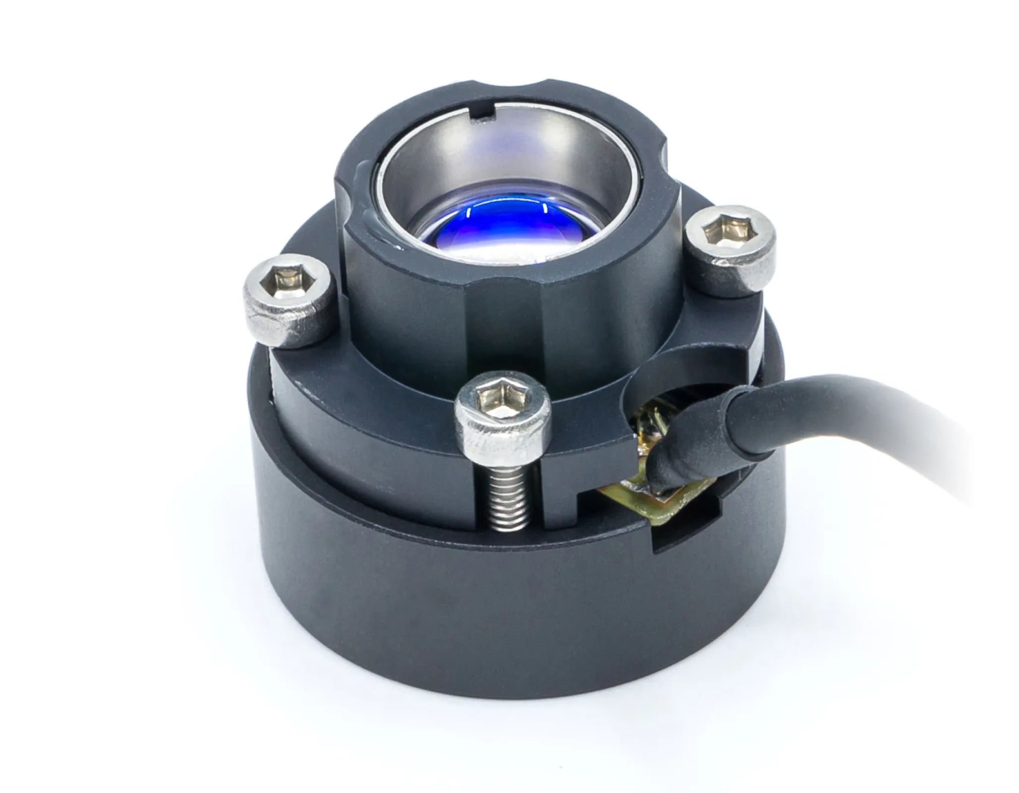 Photoconductive Antenna with focusing Asphere for free space laser excitation