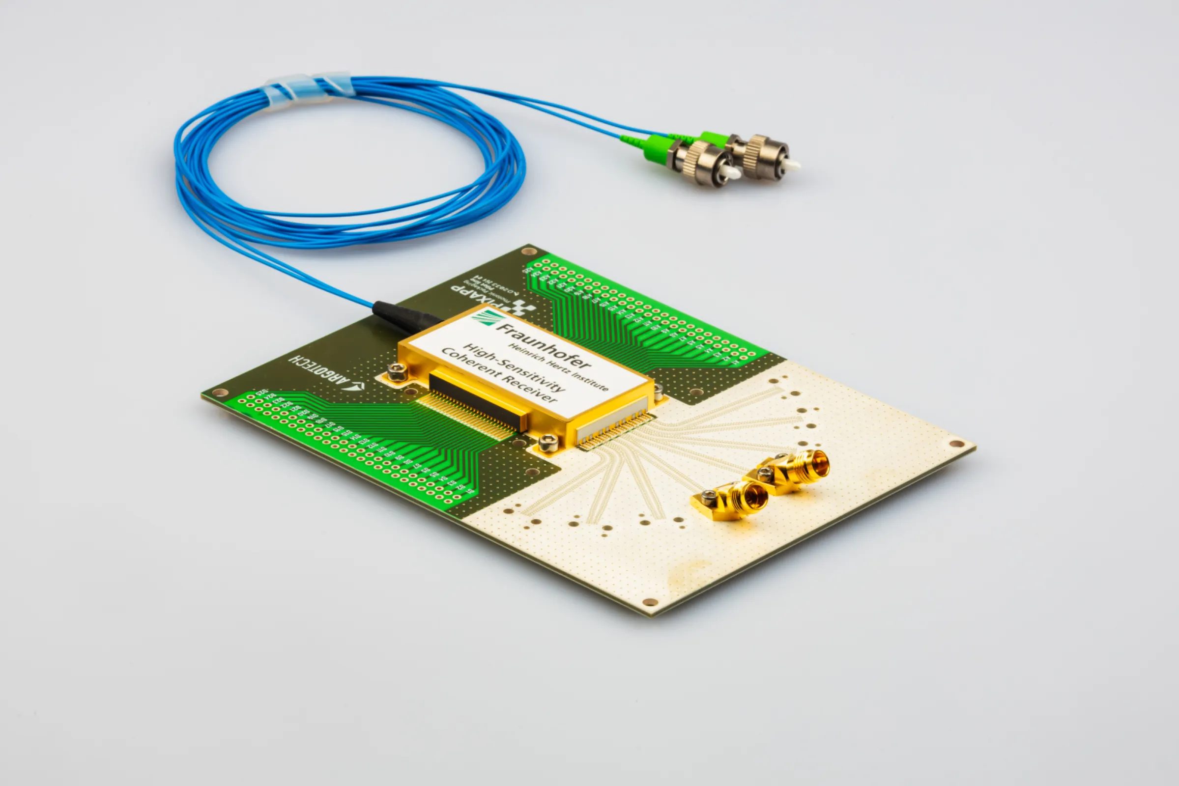 High sensitivity coherent receiver module for 1550 nm High sensitivity coherent receiver module for 1550 nm