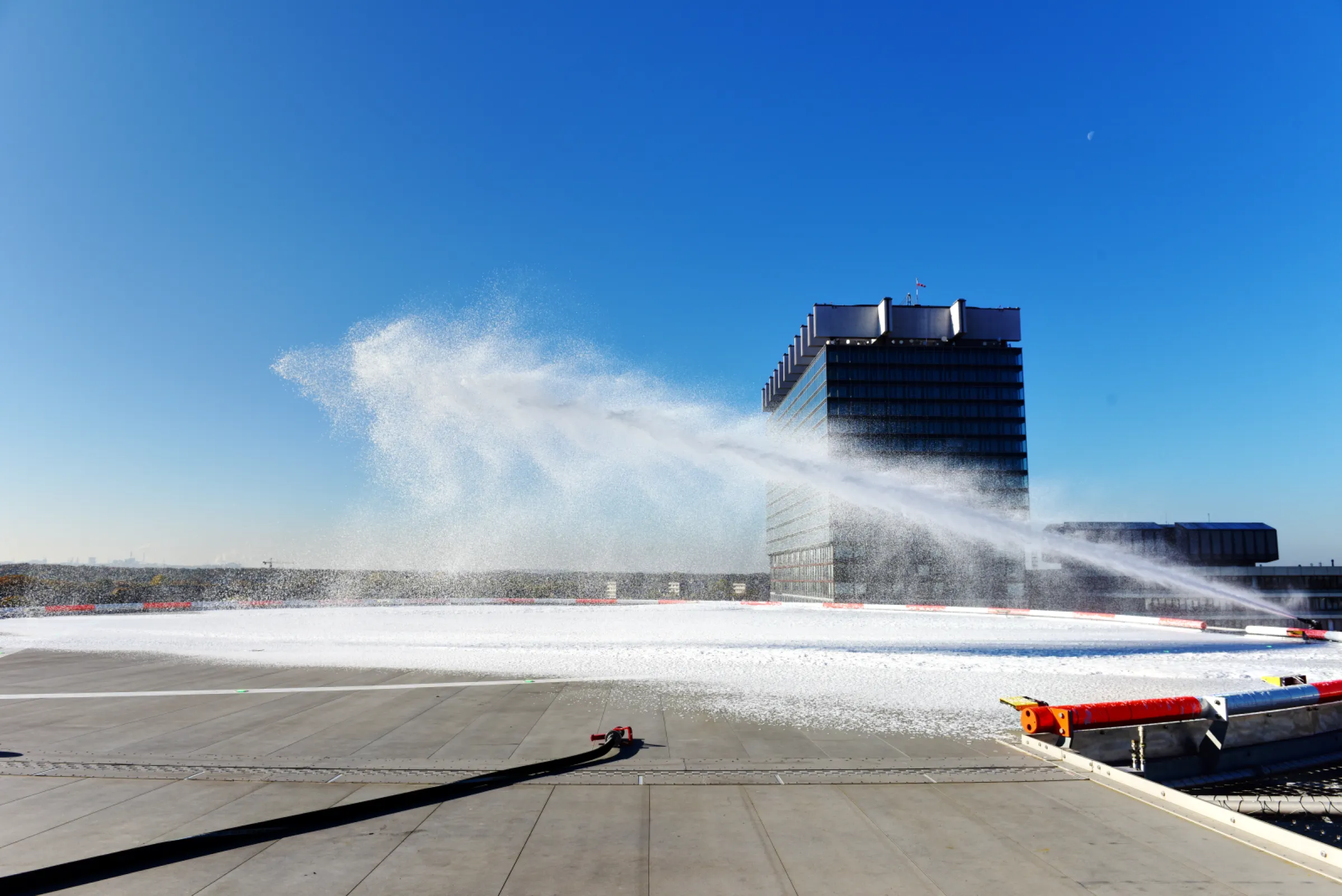 ONE SEVEN CUSTOMIZED SYSTEMS -   SPECIAL FIXED EXTINGUISHING SYSTEMS FOR NUMEROUS AREAS OF APLLICATION