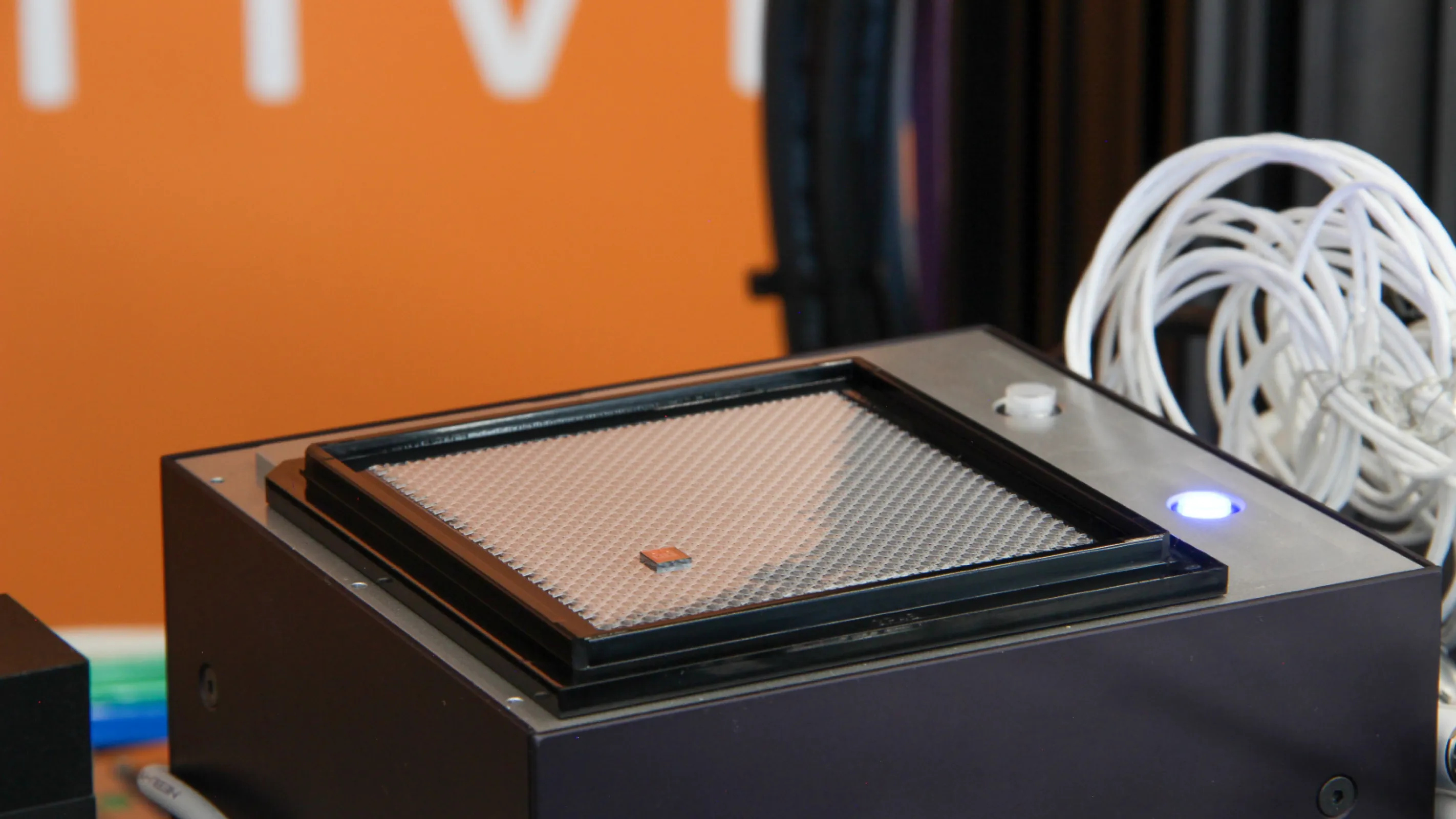 Tray-based feeding of PICs