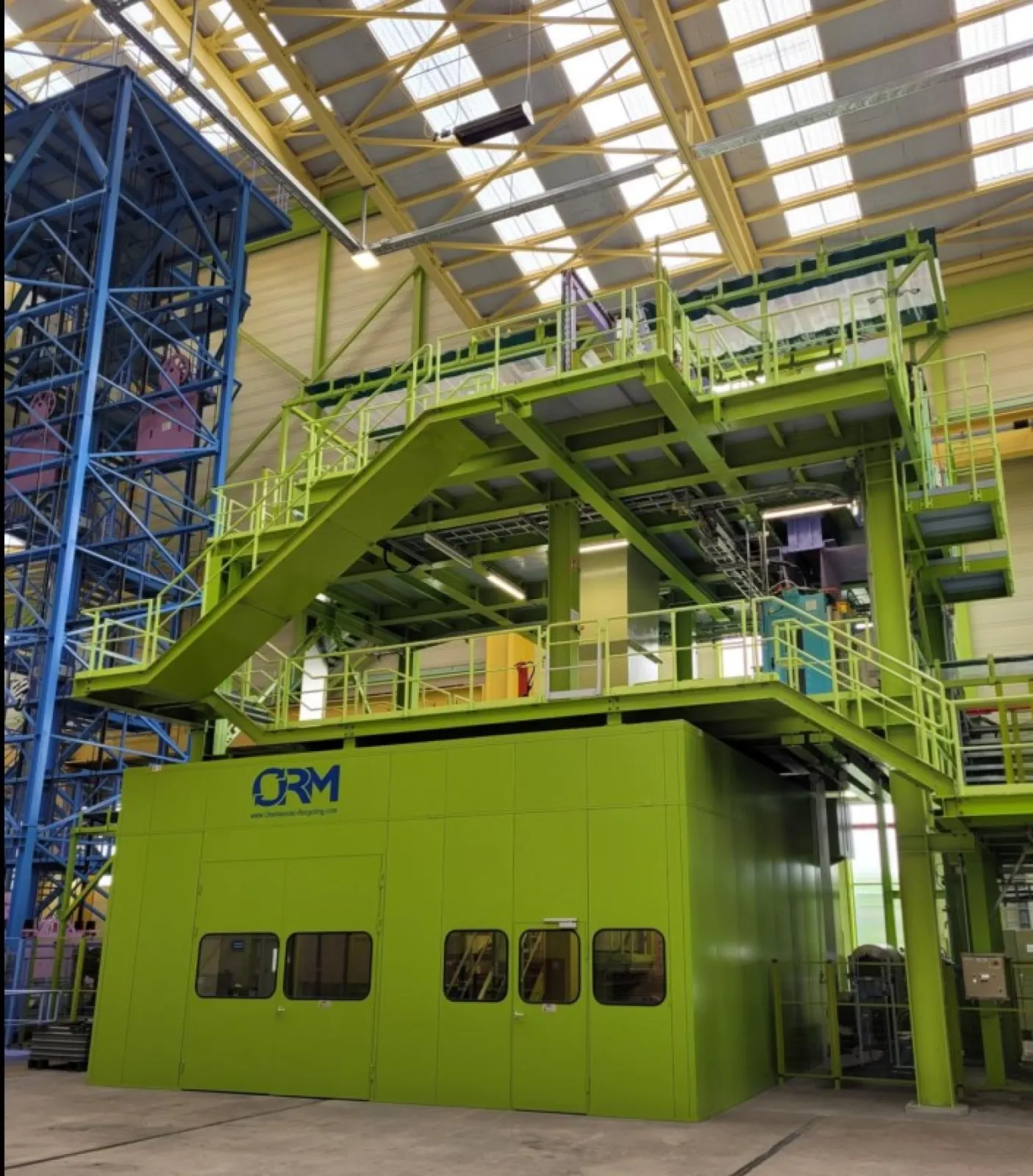 Baling press installation integrated in steel rolling mill