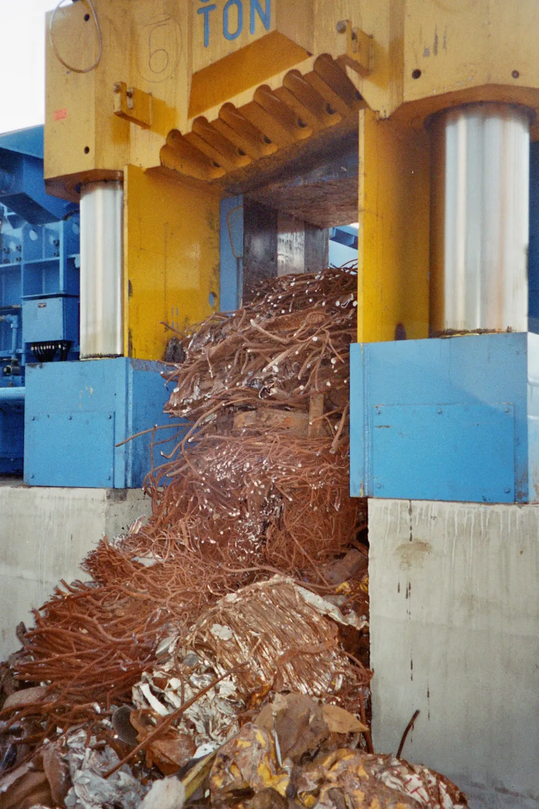 Strong an long lasting shear slider