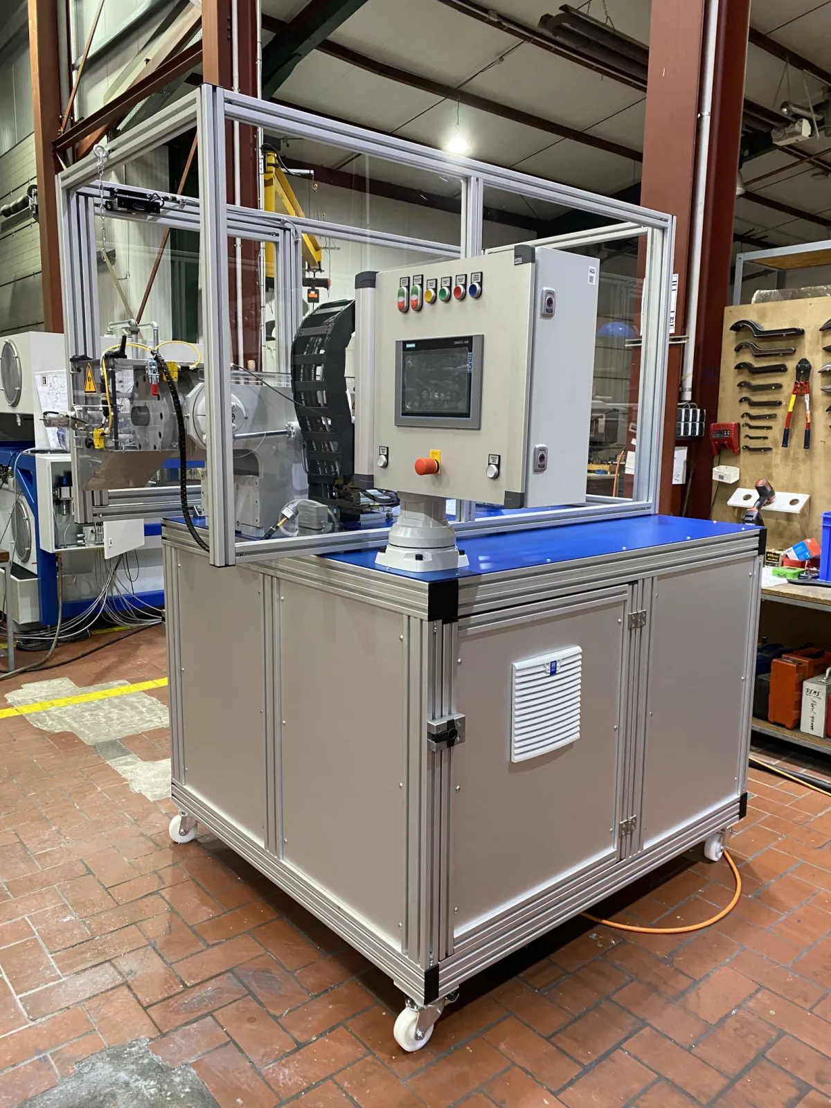 232 - 25DT 125 x 500 Vacuum Piston Extruder incl. automated Cutting device