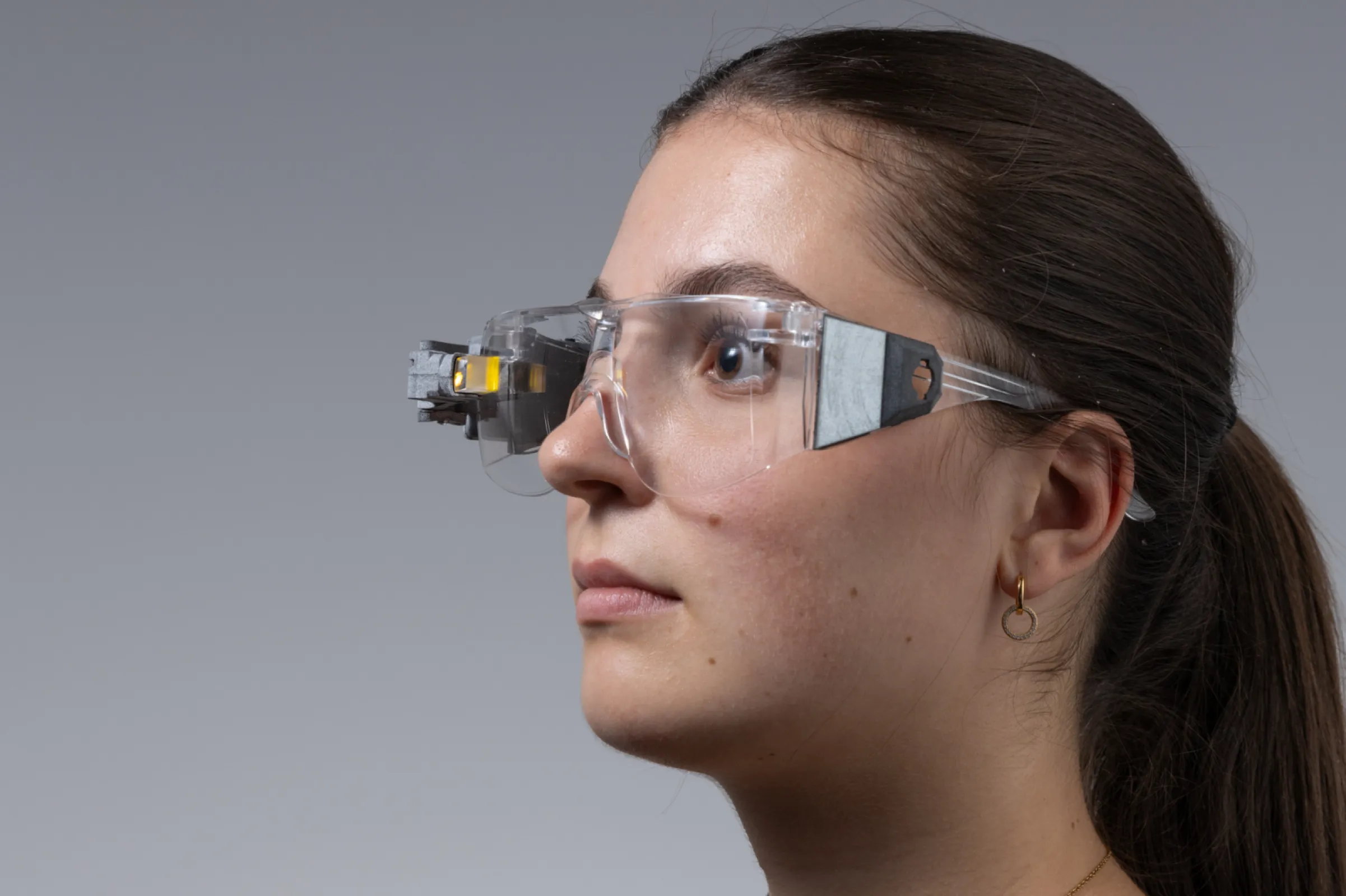 Data glasses with ultra-low power OLED microdisplay