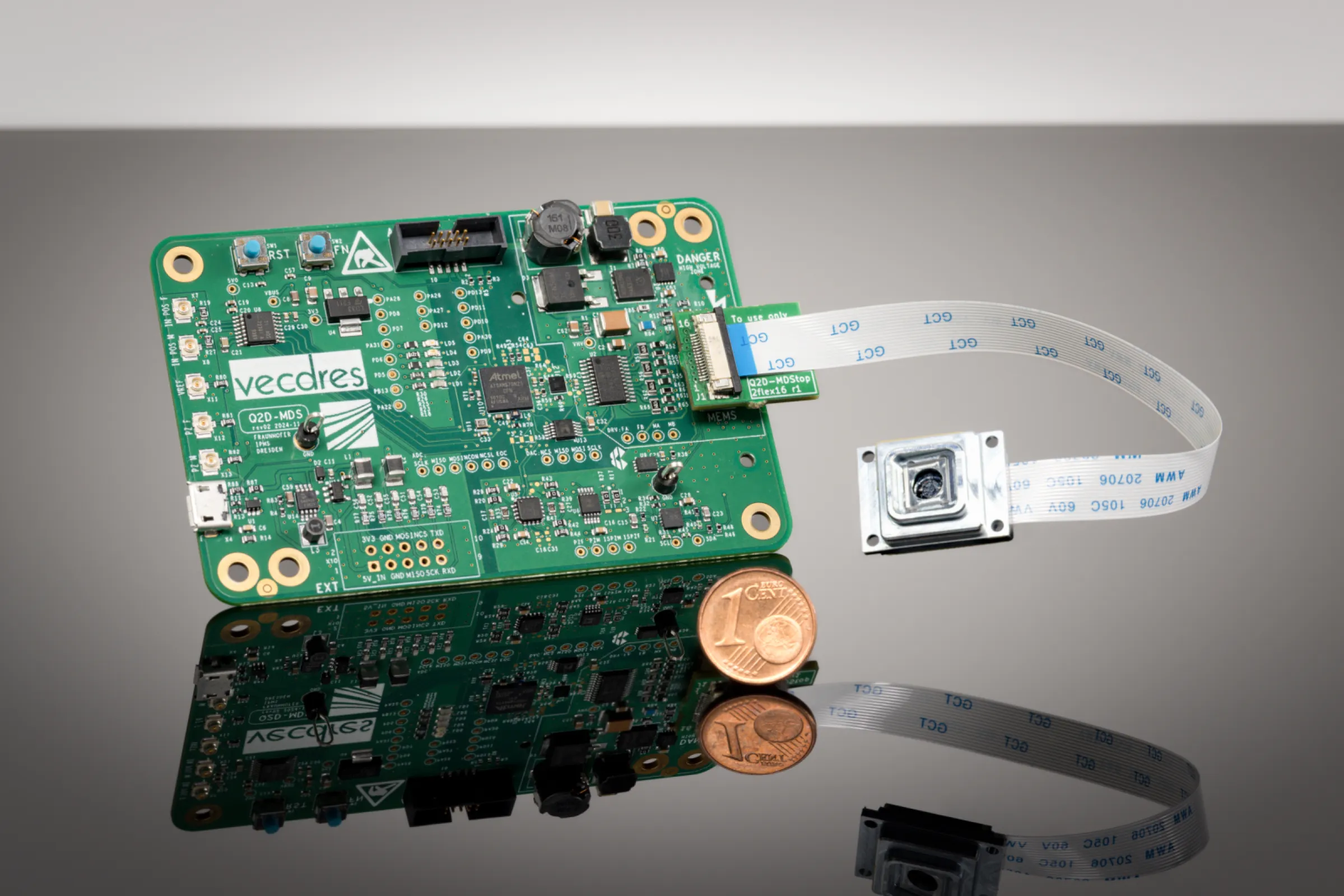 Highly miniaturized microscan module with driving electronics for use in ophthalmology. © Fraunhofer IPMS