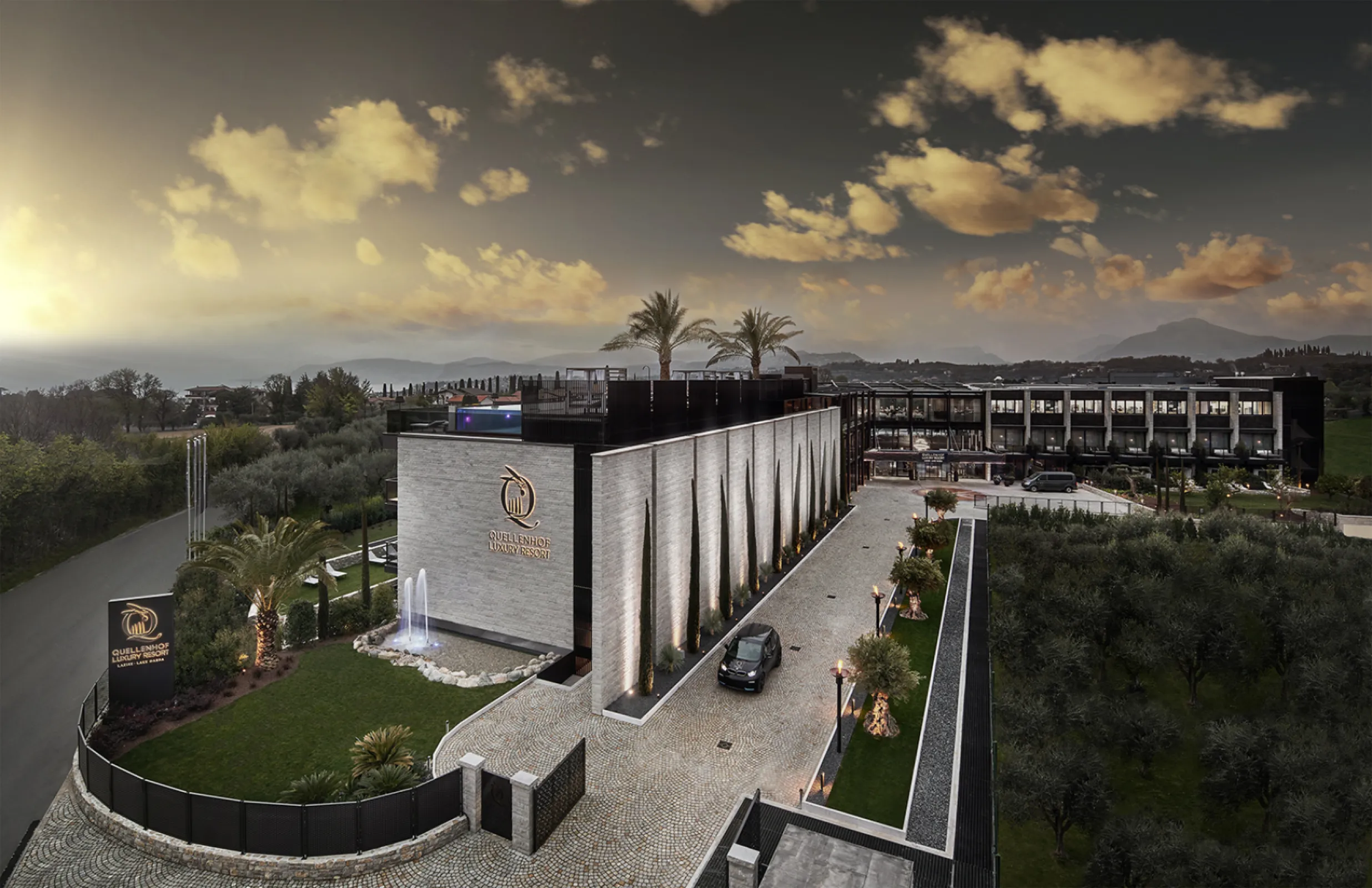 Building "Quellenhof Luxury Resort" Italy - JURA Limestone facade