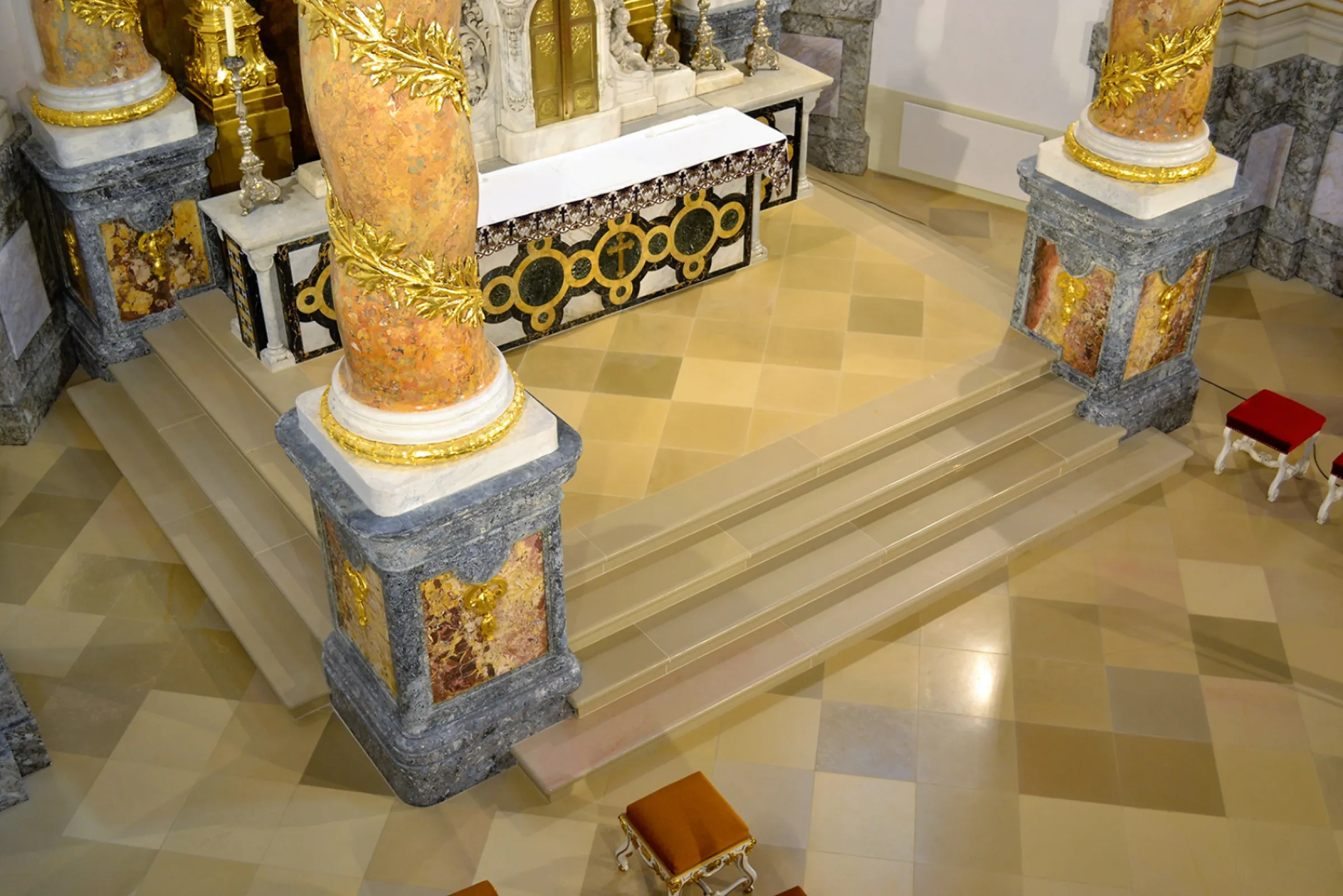 Church in Hungary - Solnhofer Natural Stone flooring